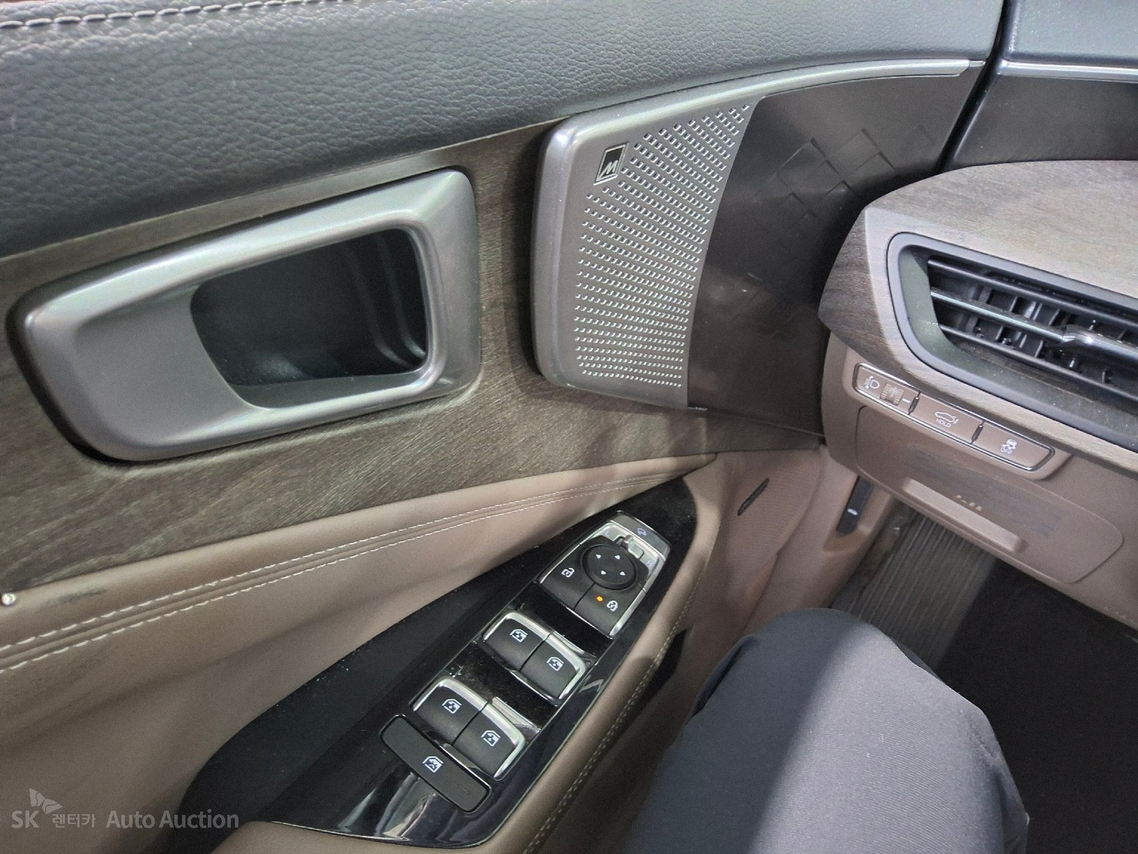 2023 - kia k8