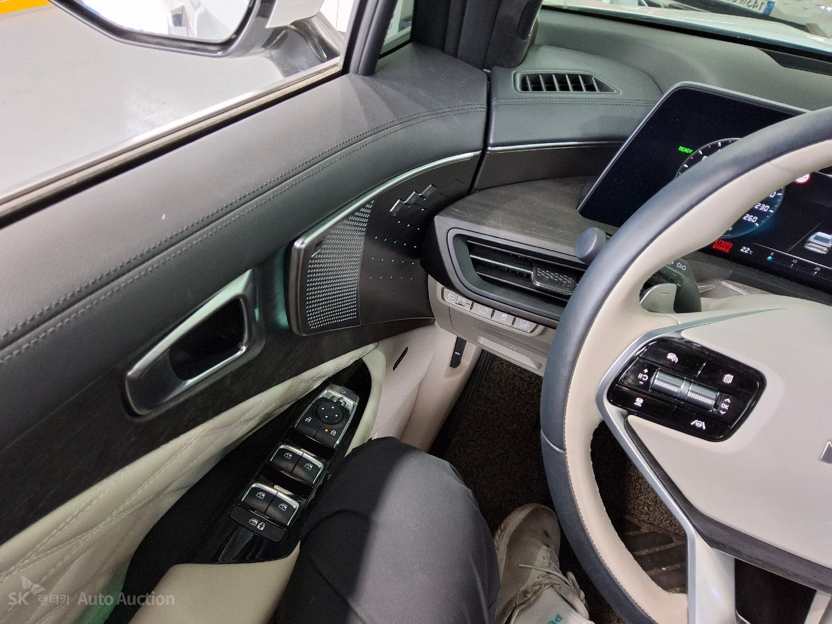2023 - kia k8