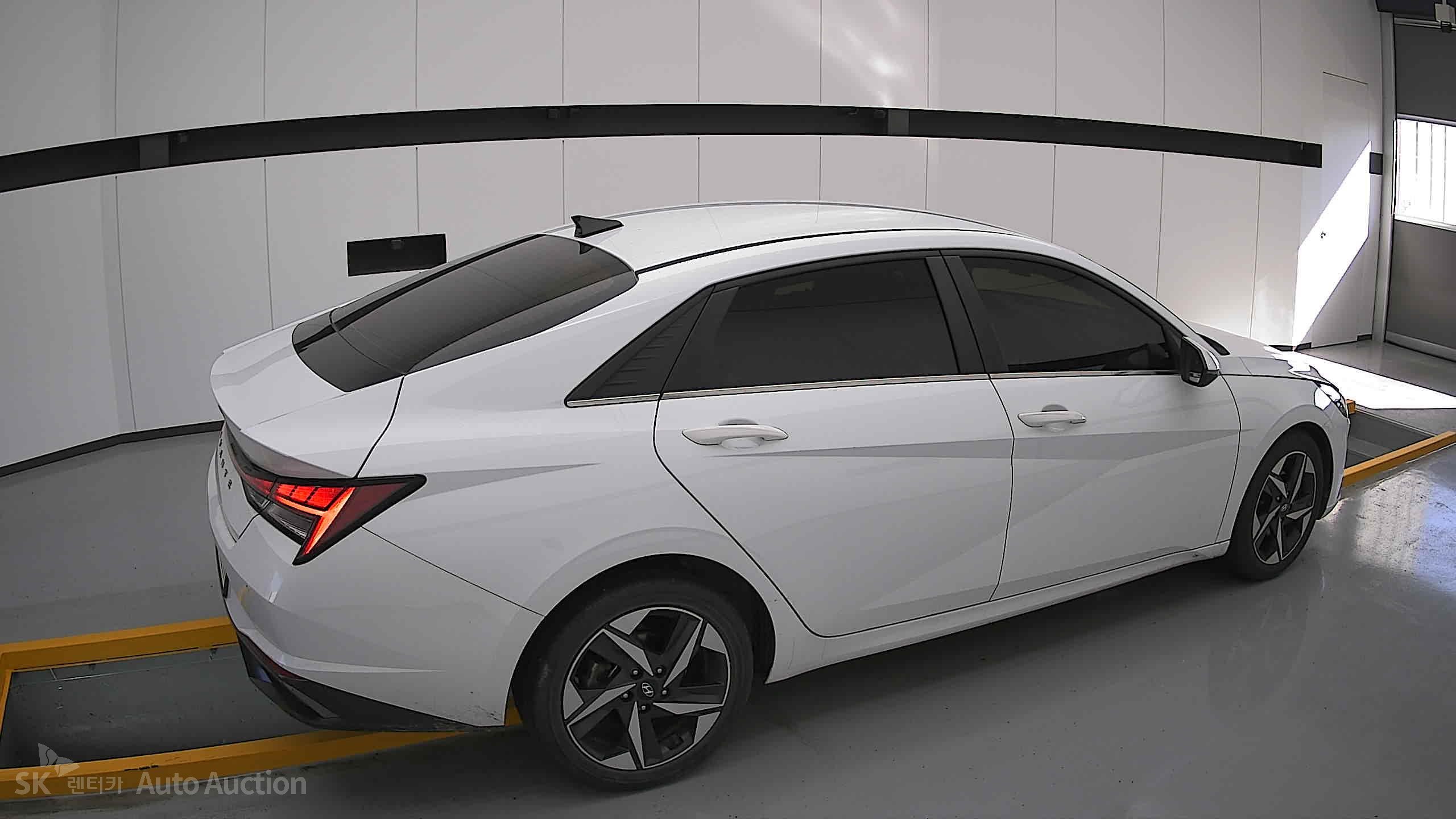 2021 - hyundai avante