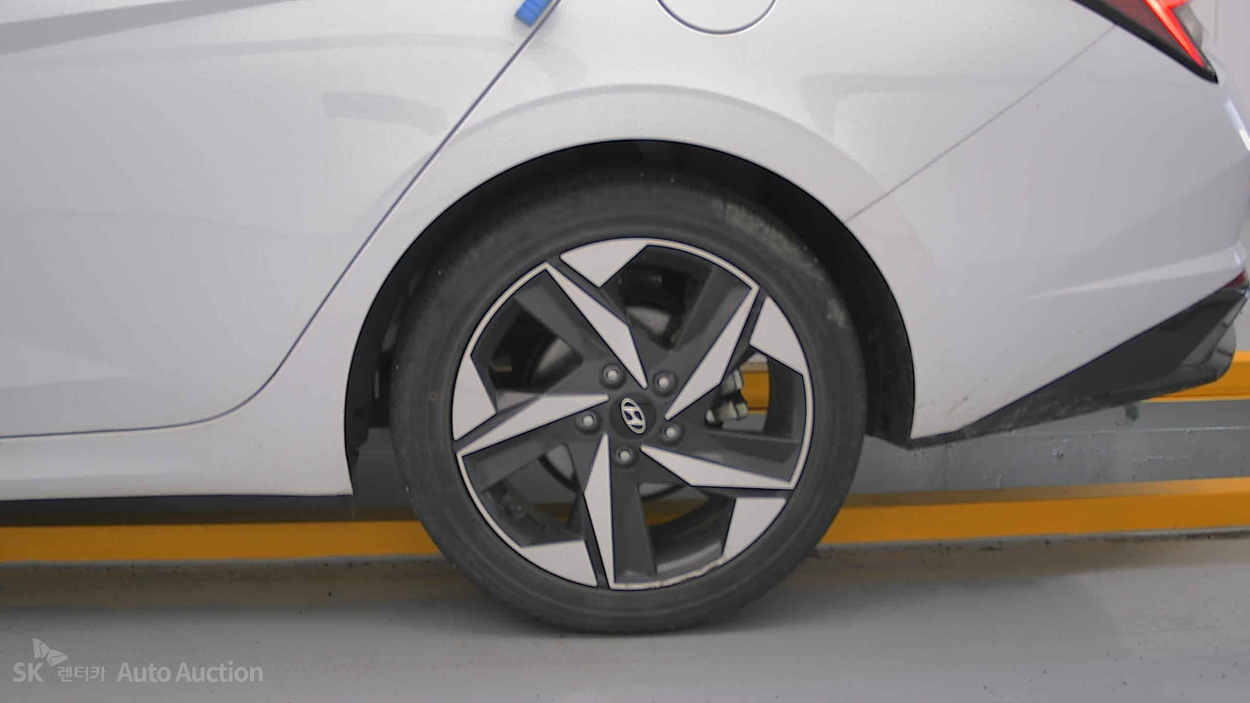 2021 - hyundai avante