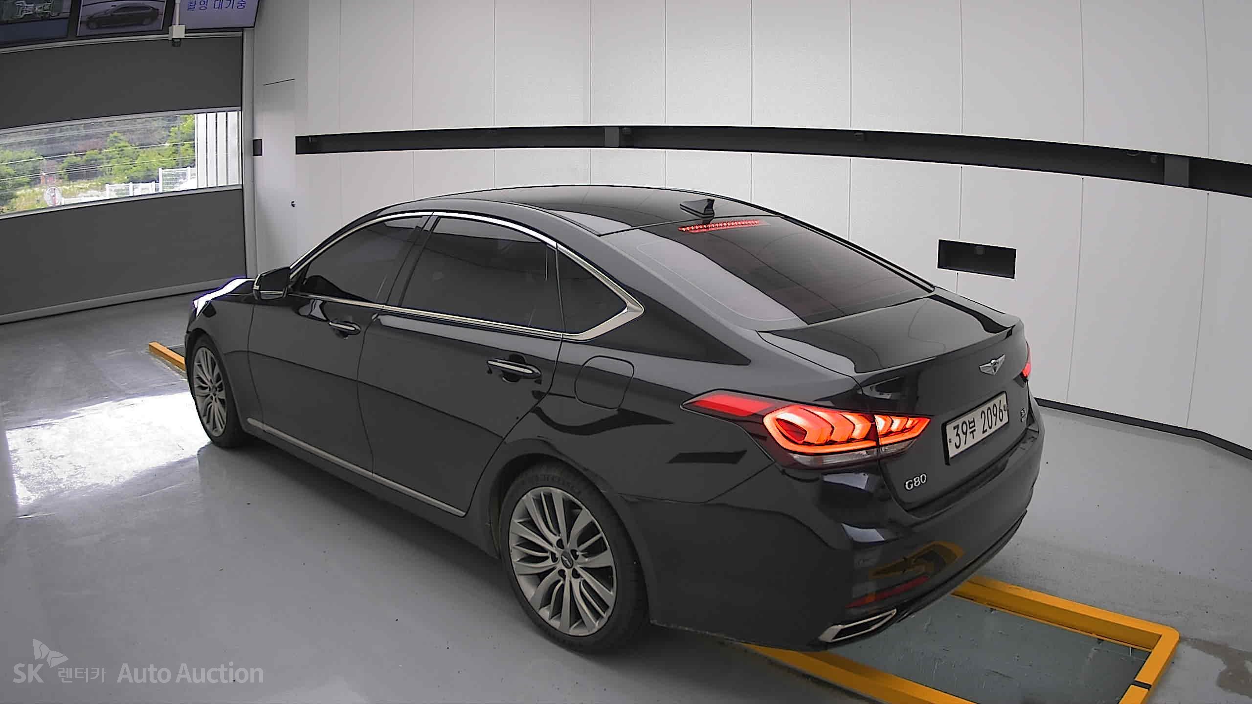2018 - genesis g80