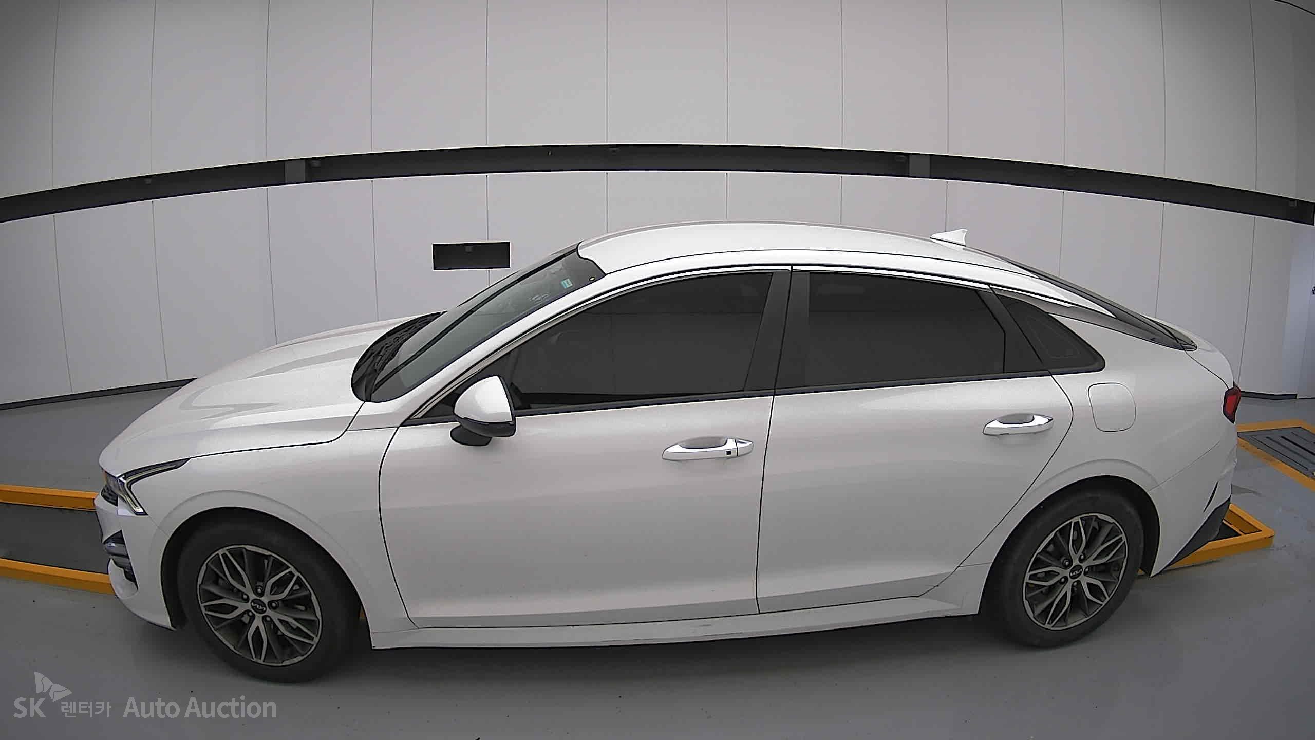 2022 - kia k5