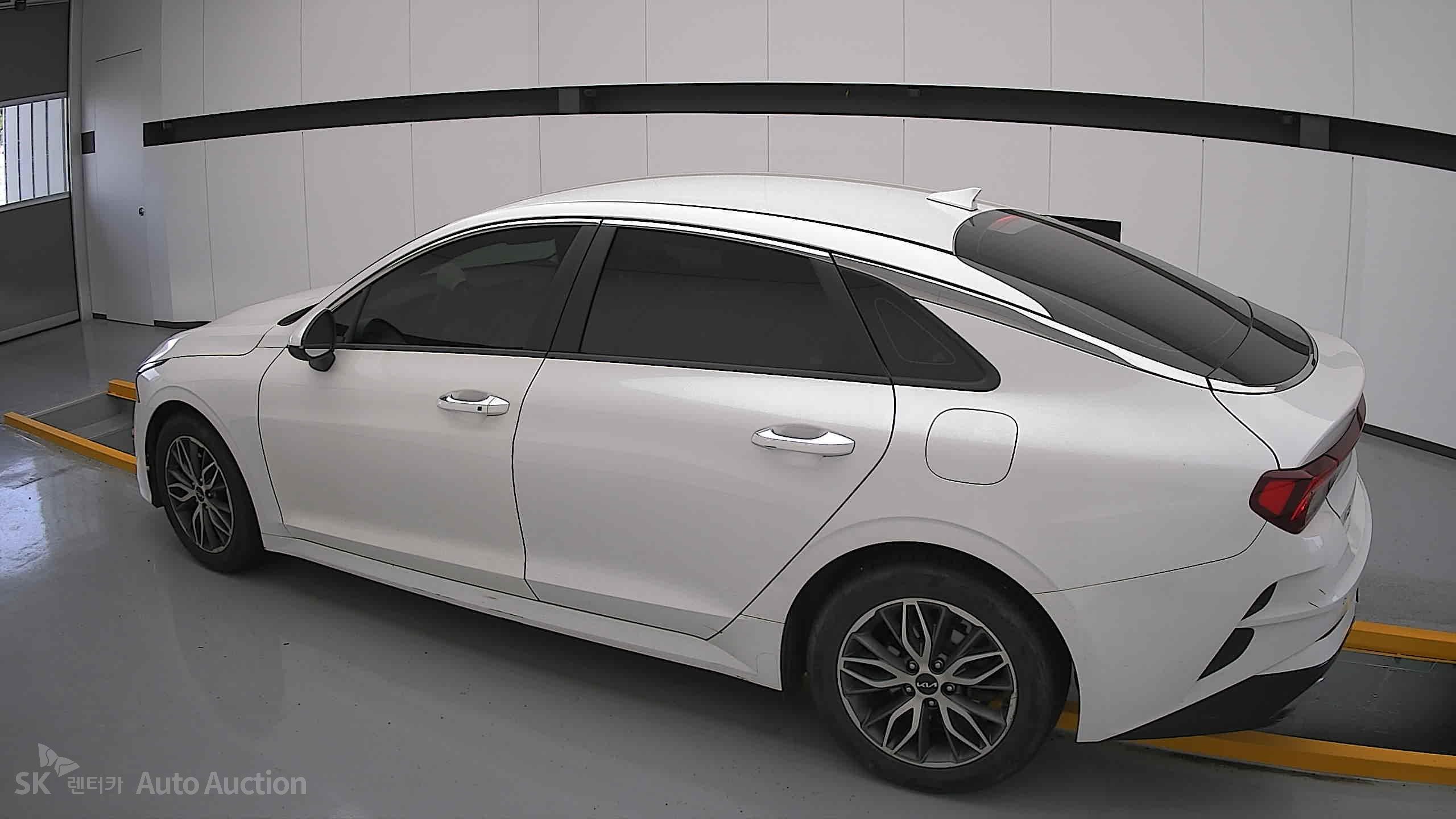 2022 - kia k5