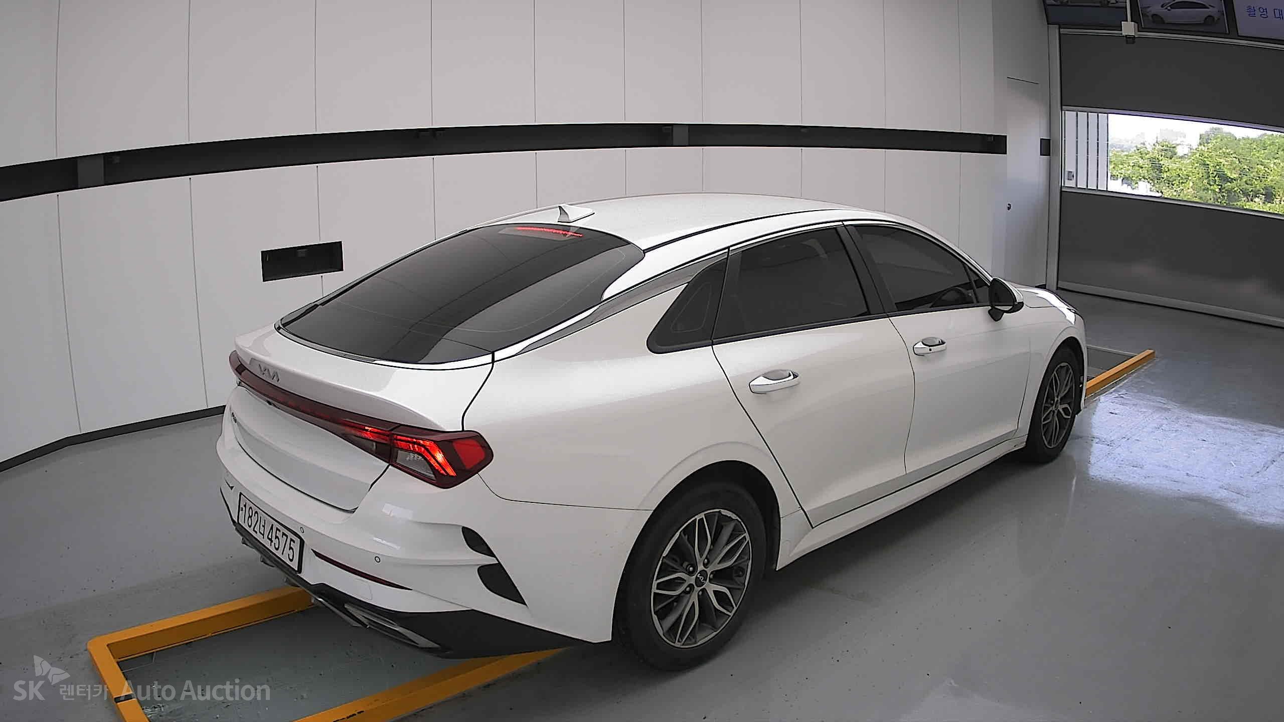2022 - kia k5