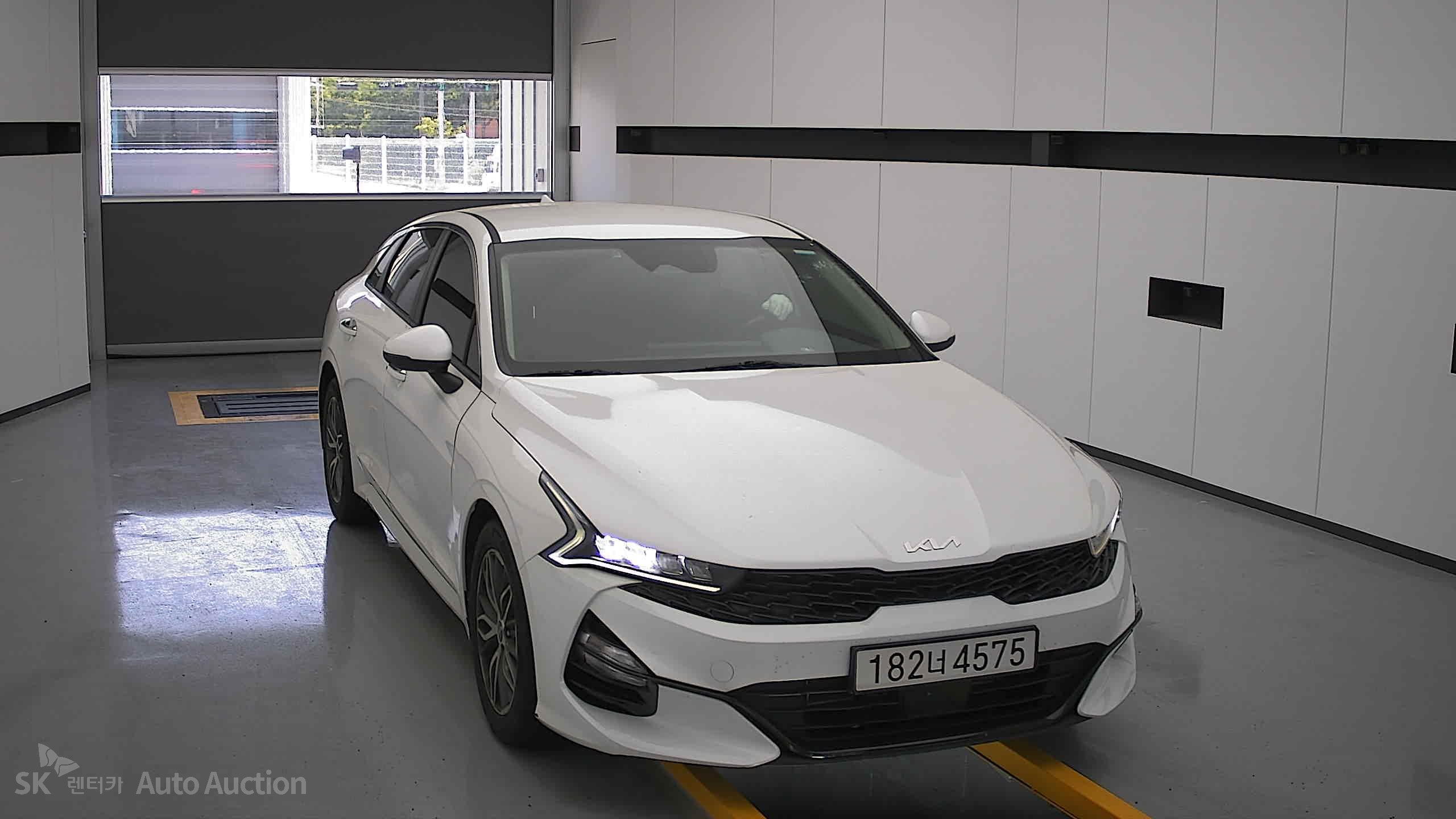 2022 - kia k5
