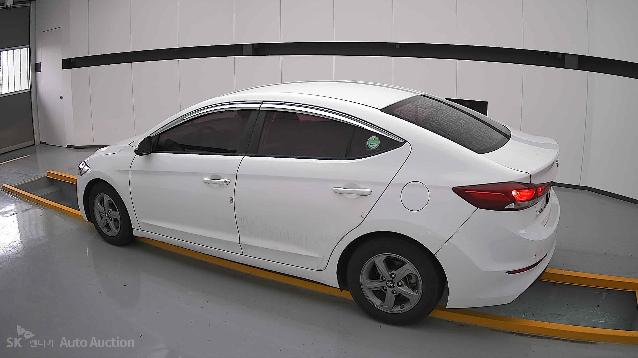 2018 - hyundai avante ad