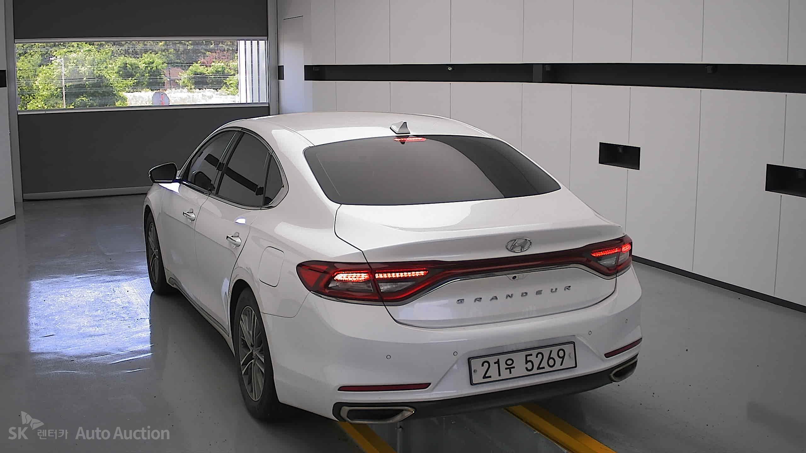 2018 - hyundai grandeur