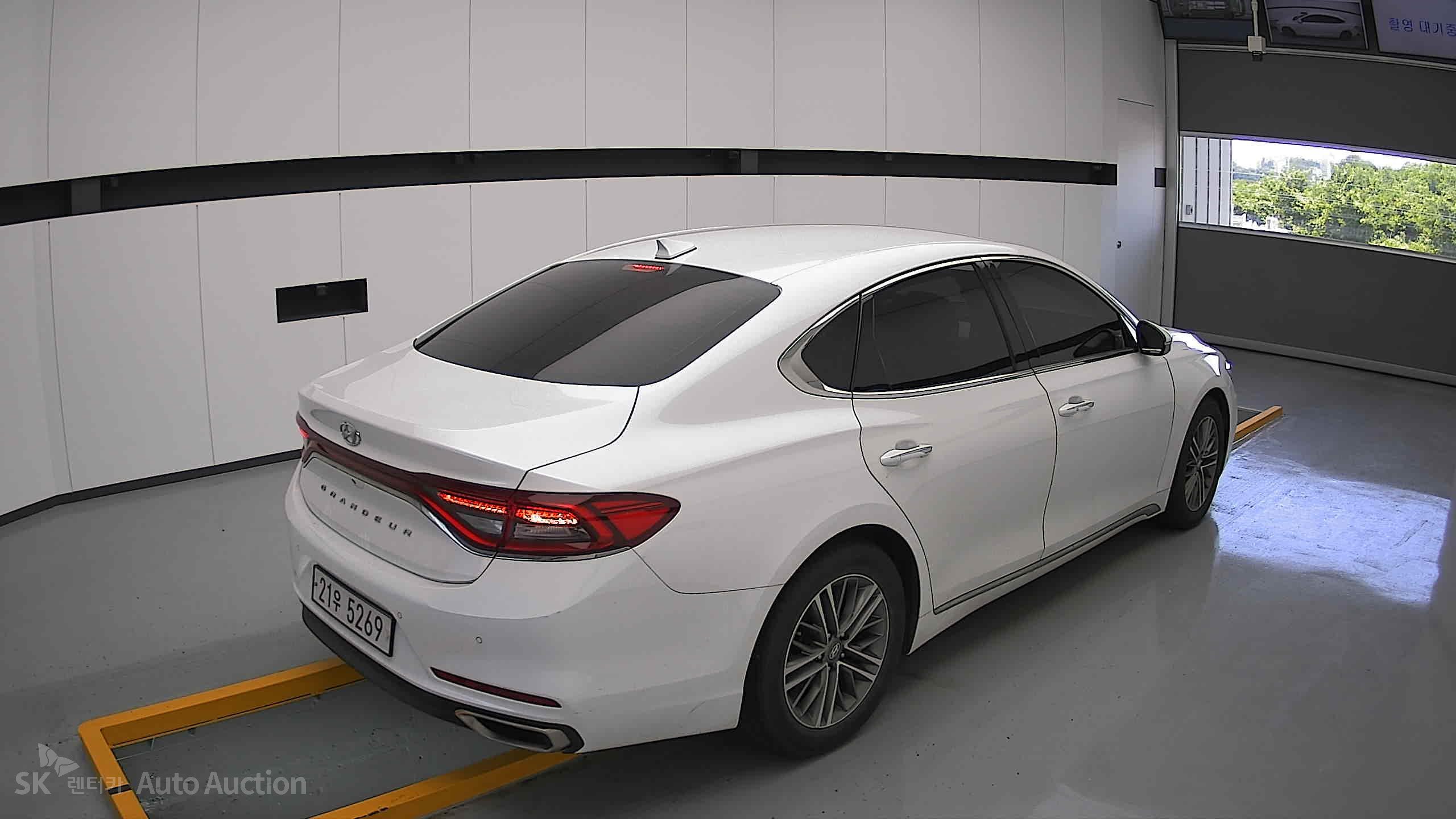 2018 - hyundai grandeur