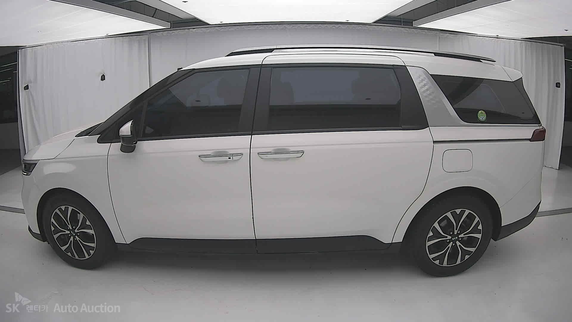 2021 - kia carnival