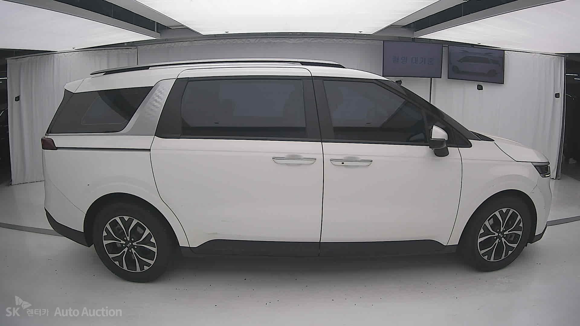 2021 - kia carnival