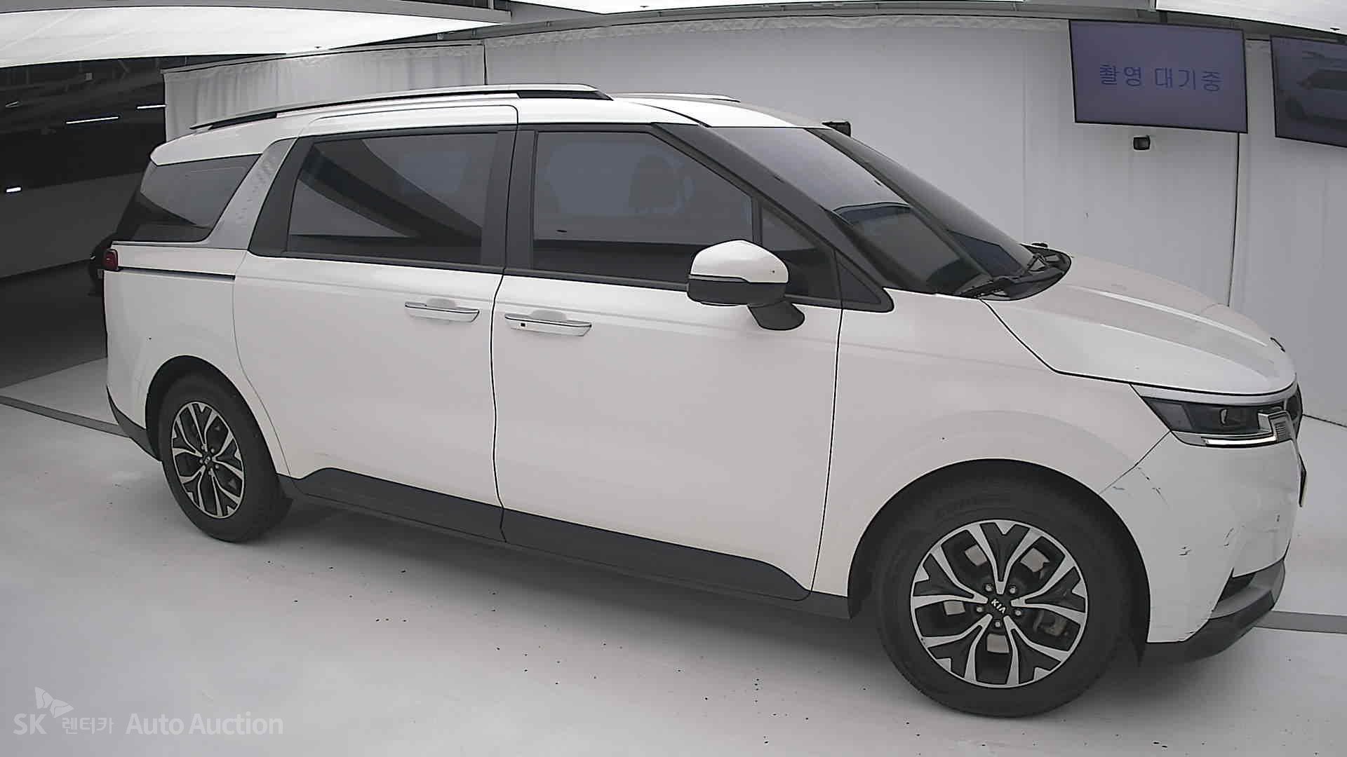 2021 - kia carnival