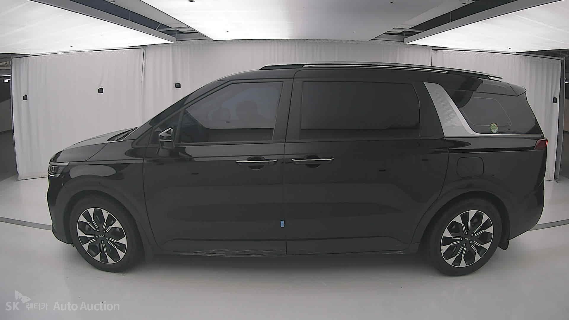 2023 - kia carnival