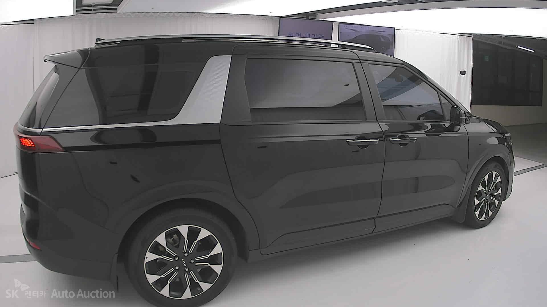 2023 - kia carnival