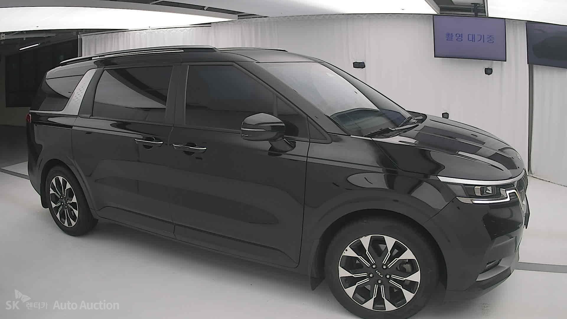 2023 - kia carnival