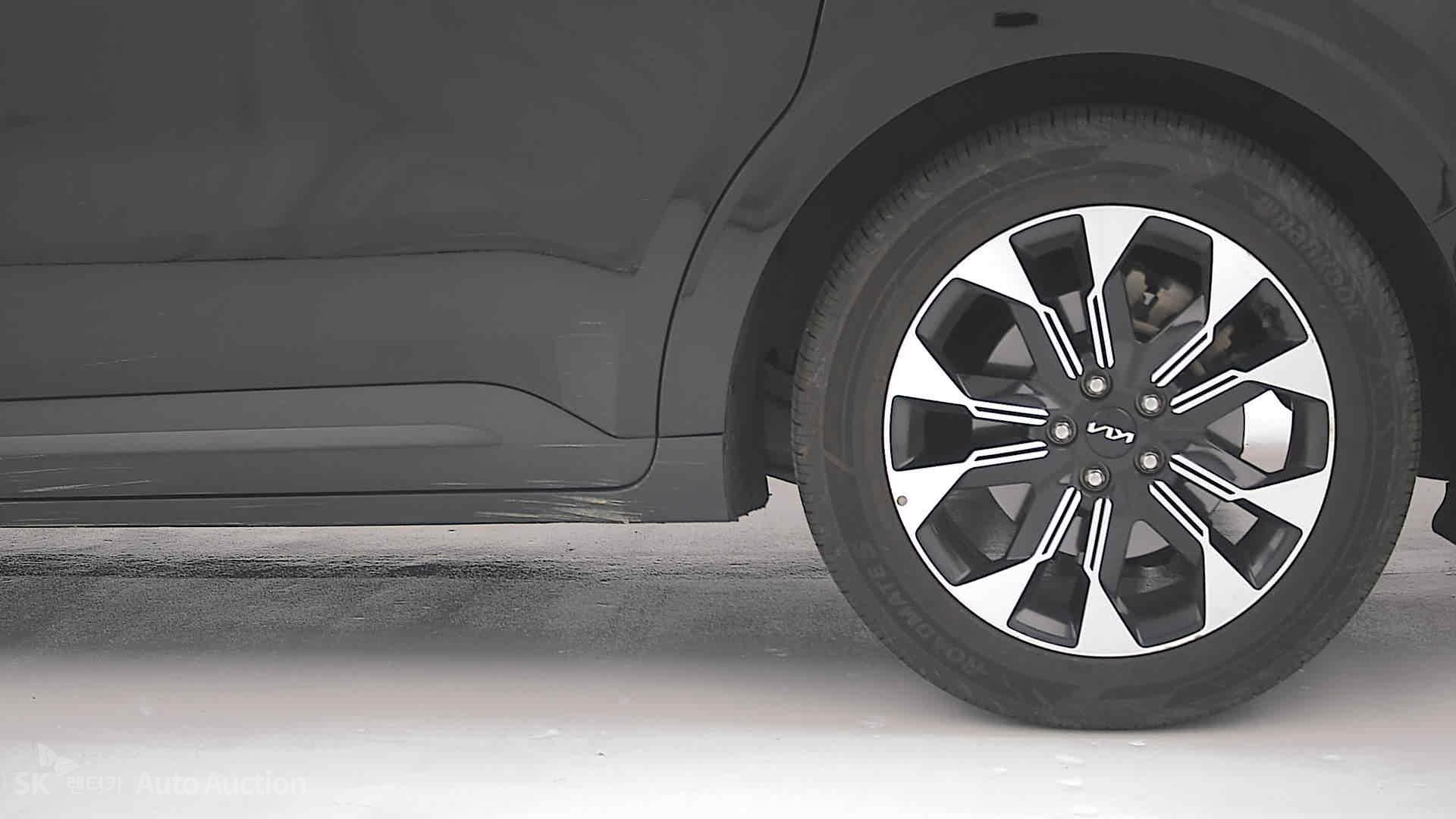2023 - kia carnival