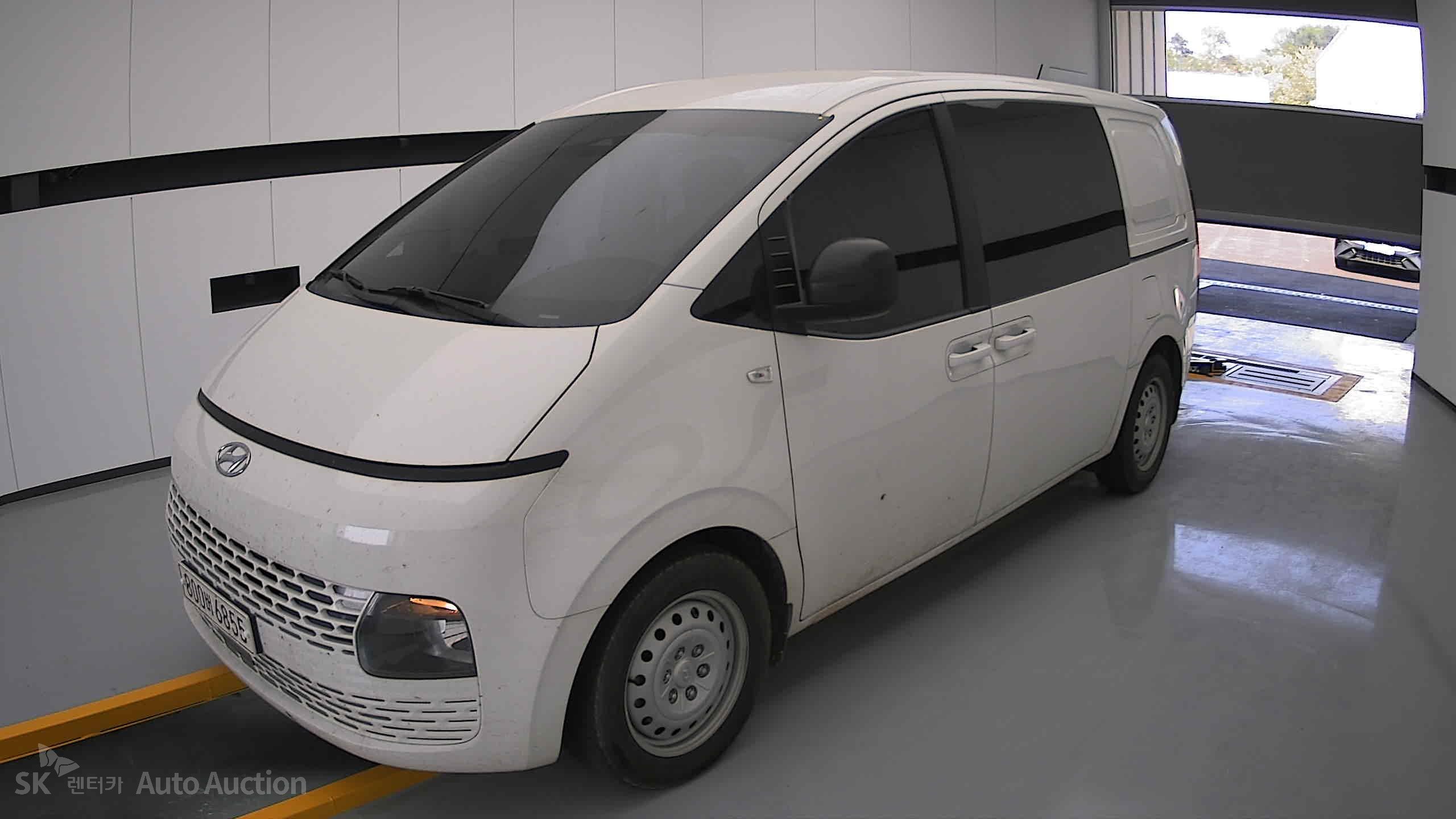 2022 - hyundai staria