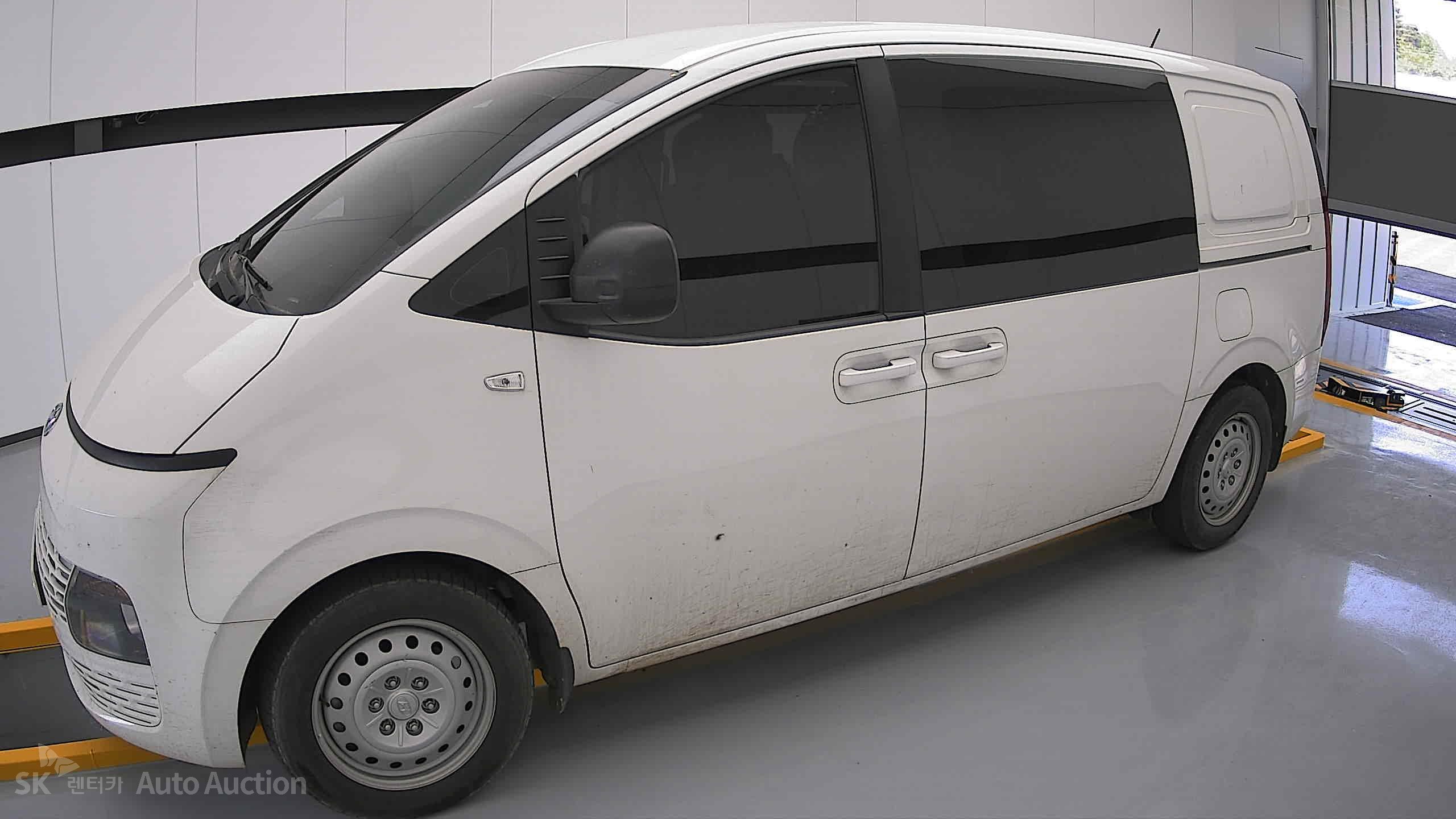 2022 - hyundai staria