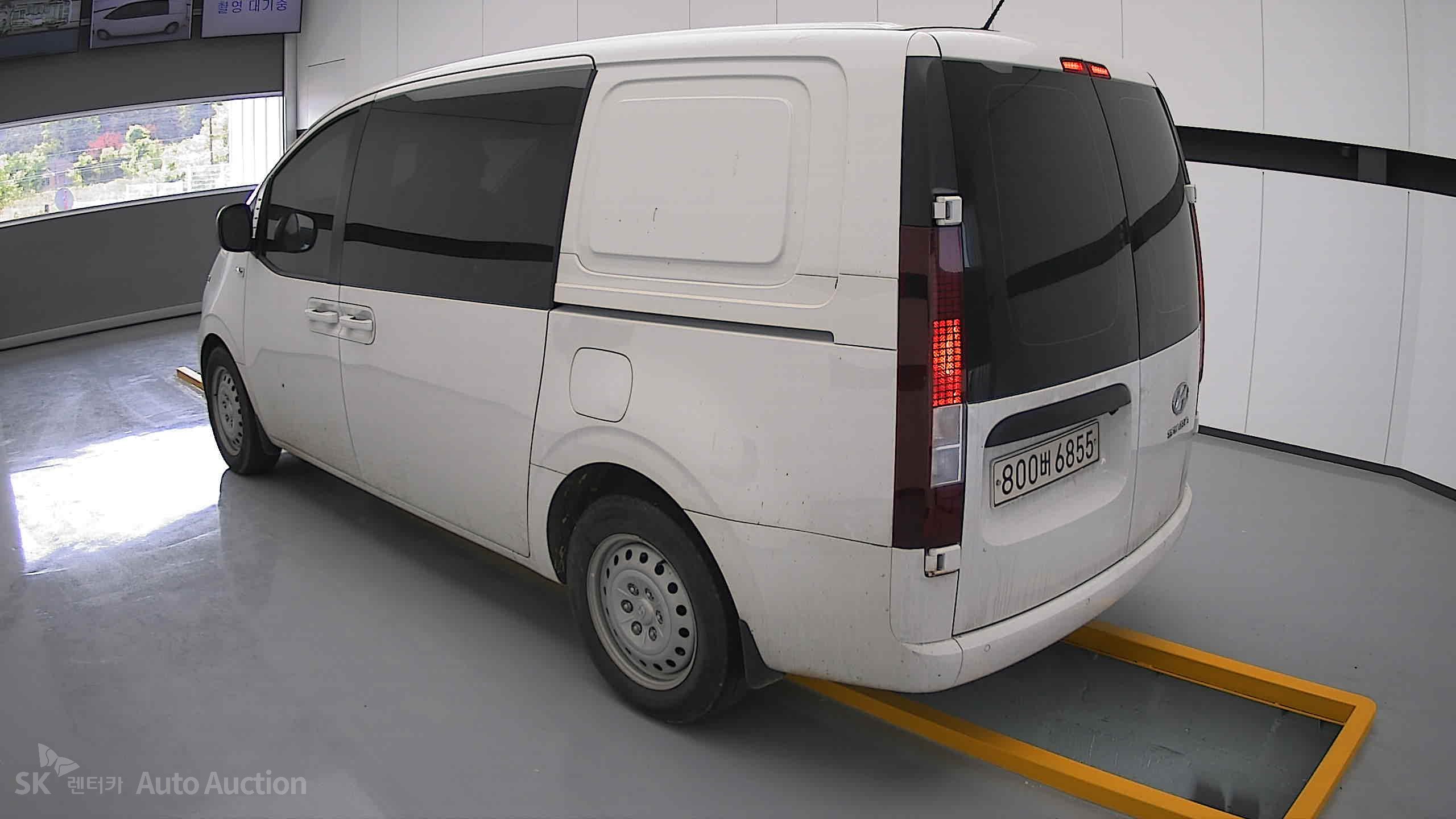 2022 - hyundai staria