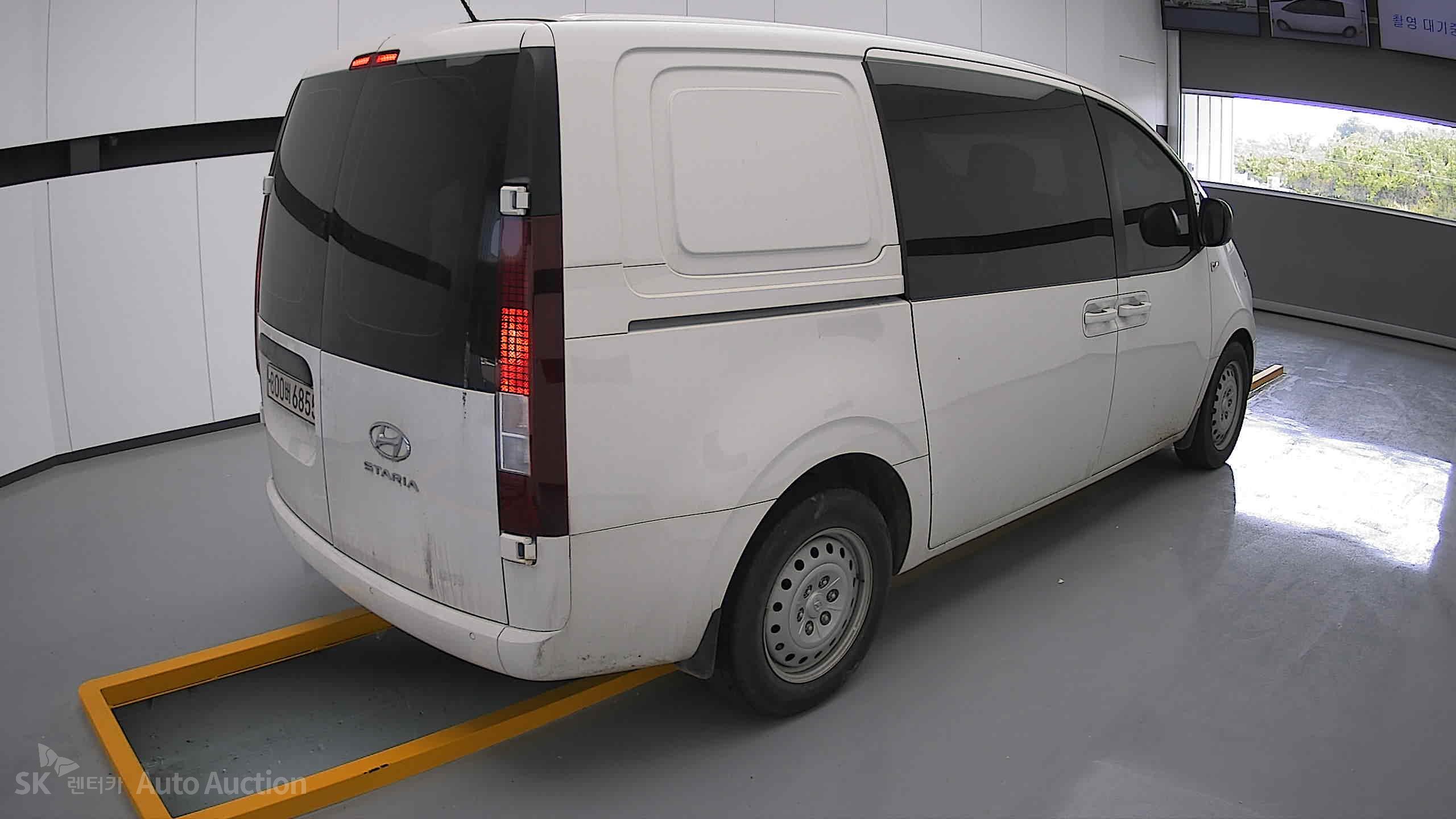 2022 - hyundai staria