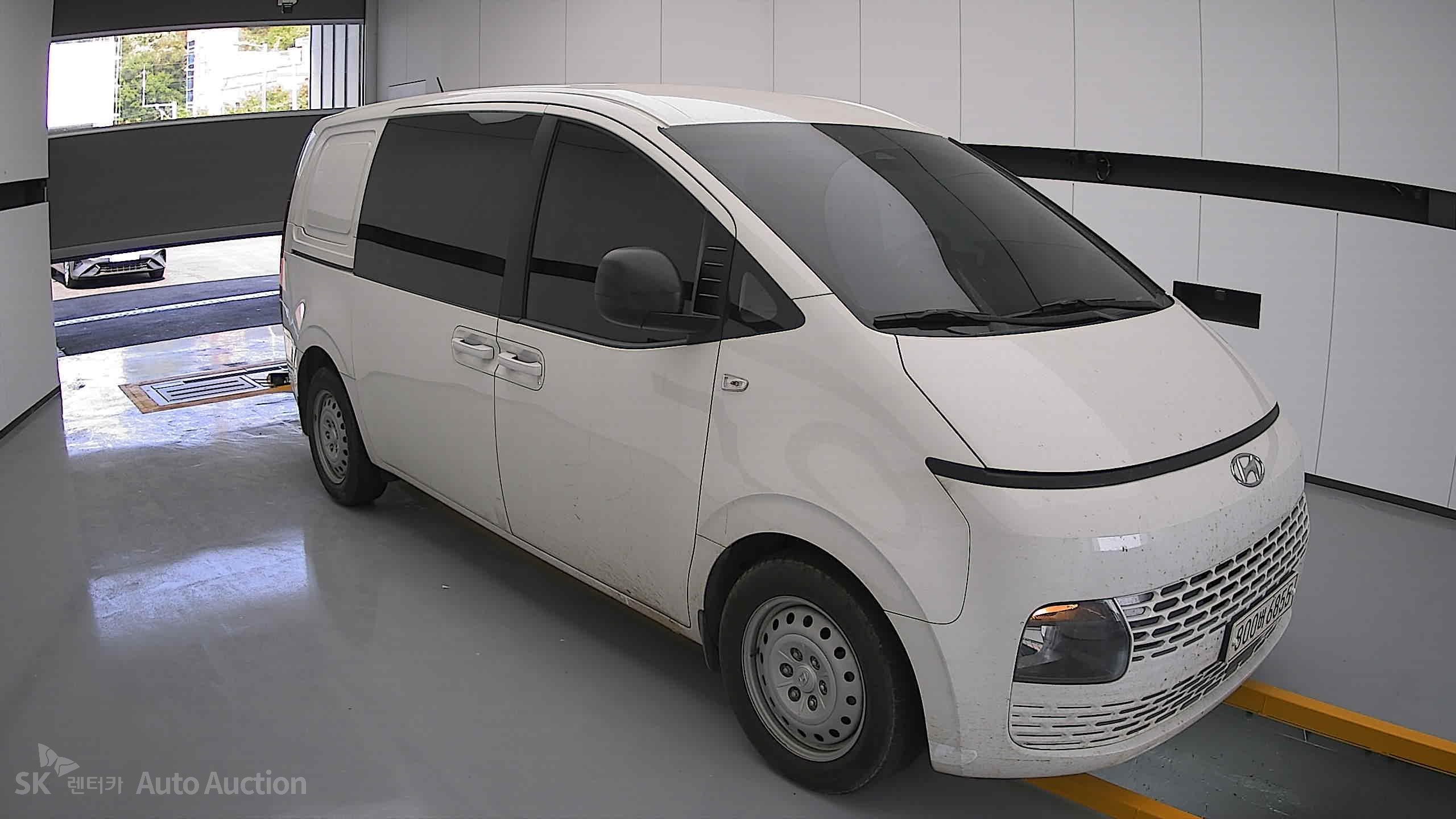 2022 - hyundai staria