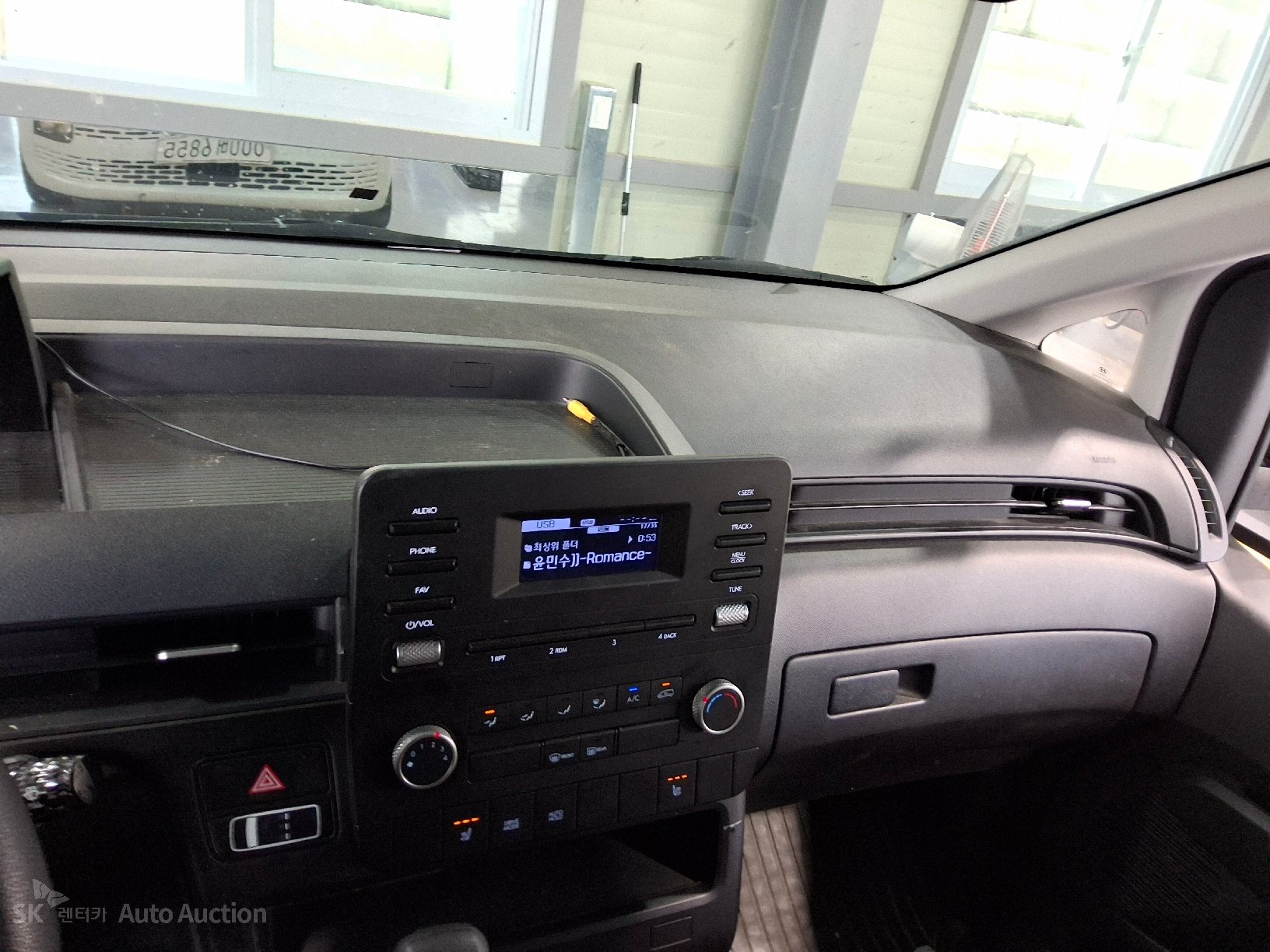 2022 - hyundai staria
