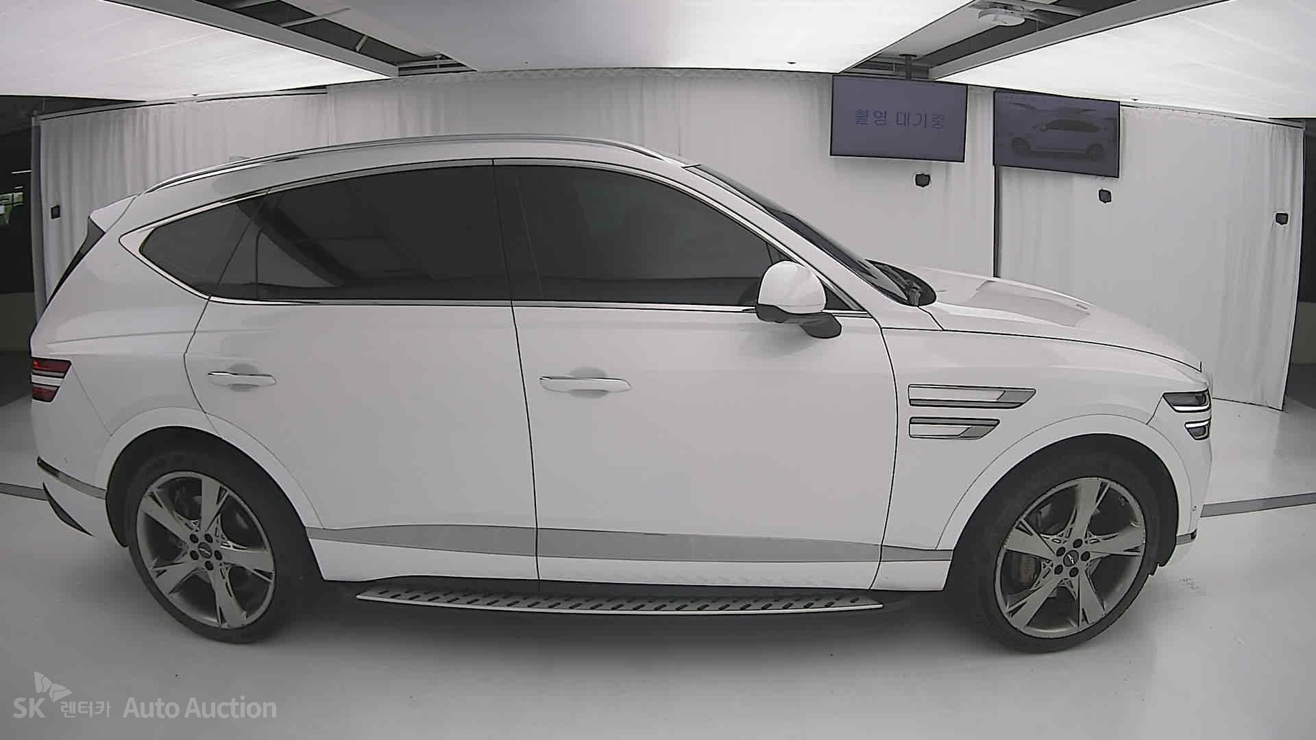 2022 - genesis gv80