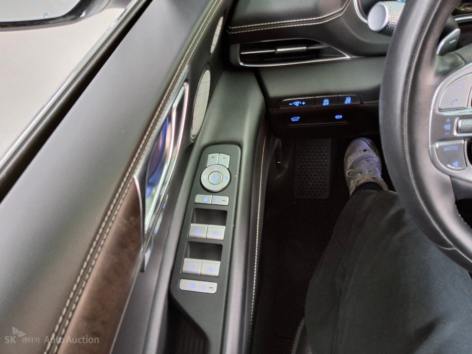2022 - genesis gv80