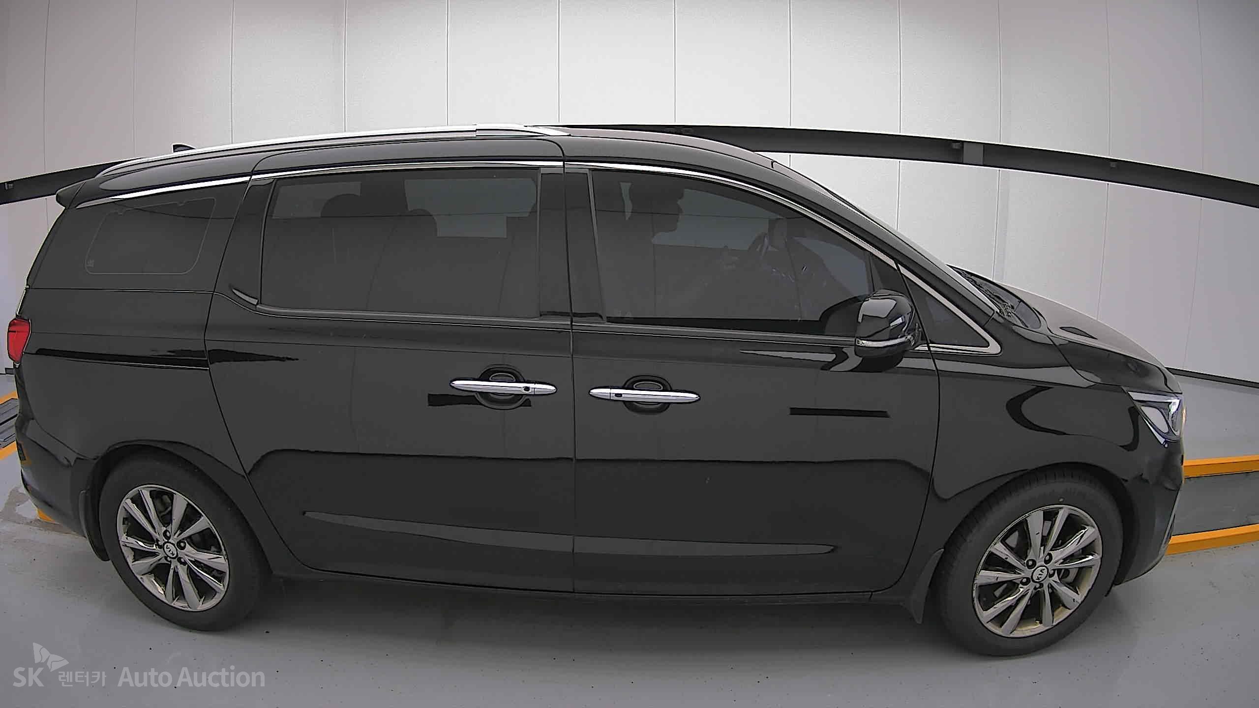 2020 - kia carnival