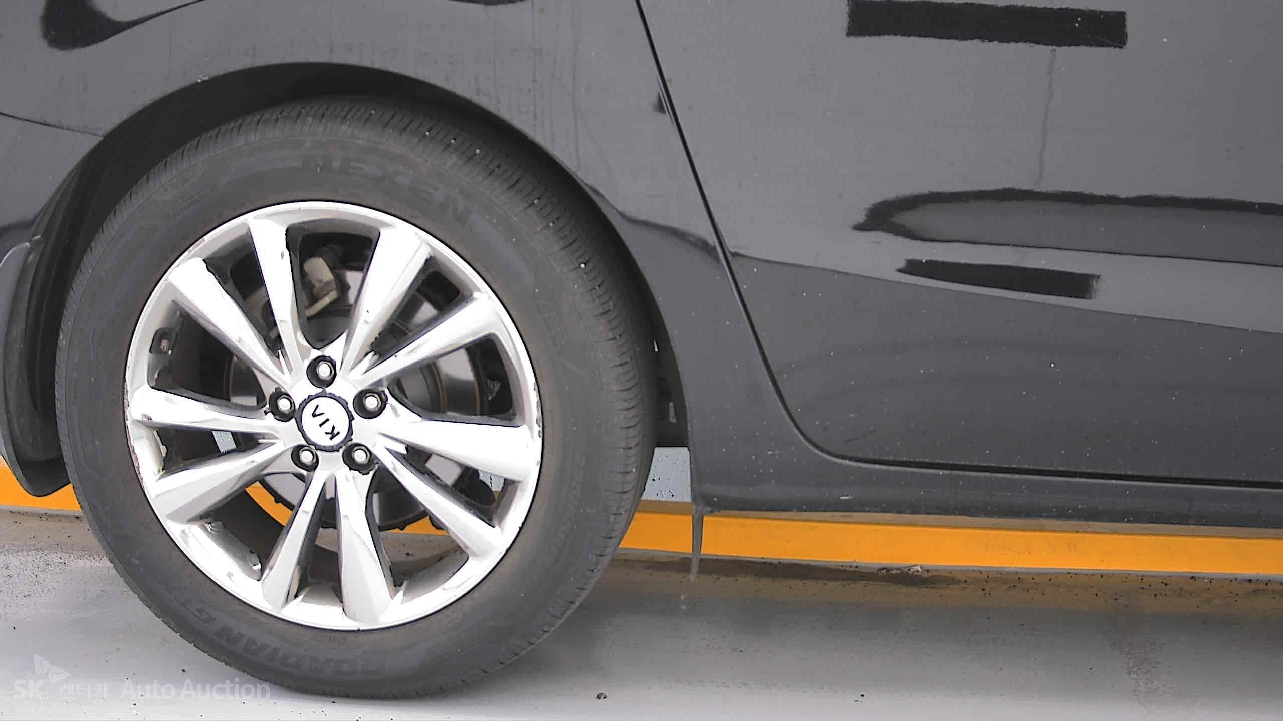 2020 - kia carnival