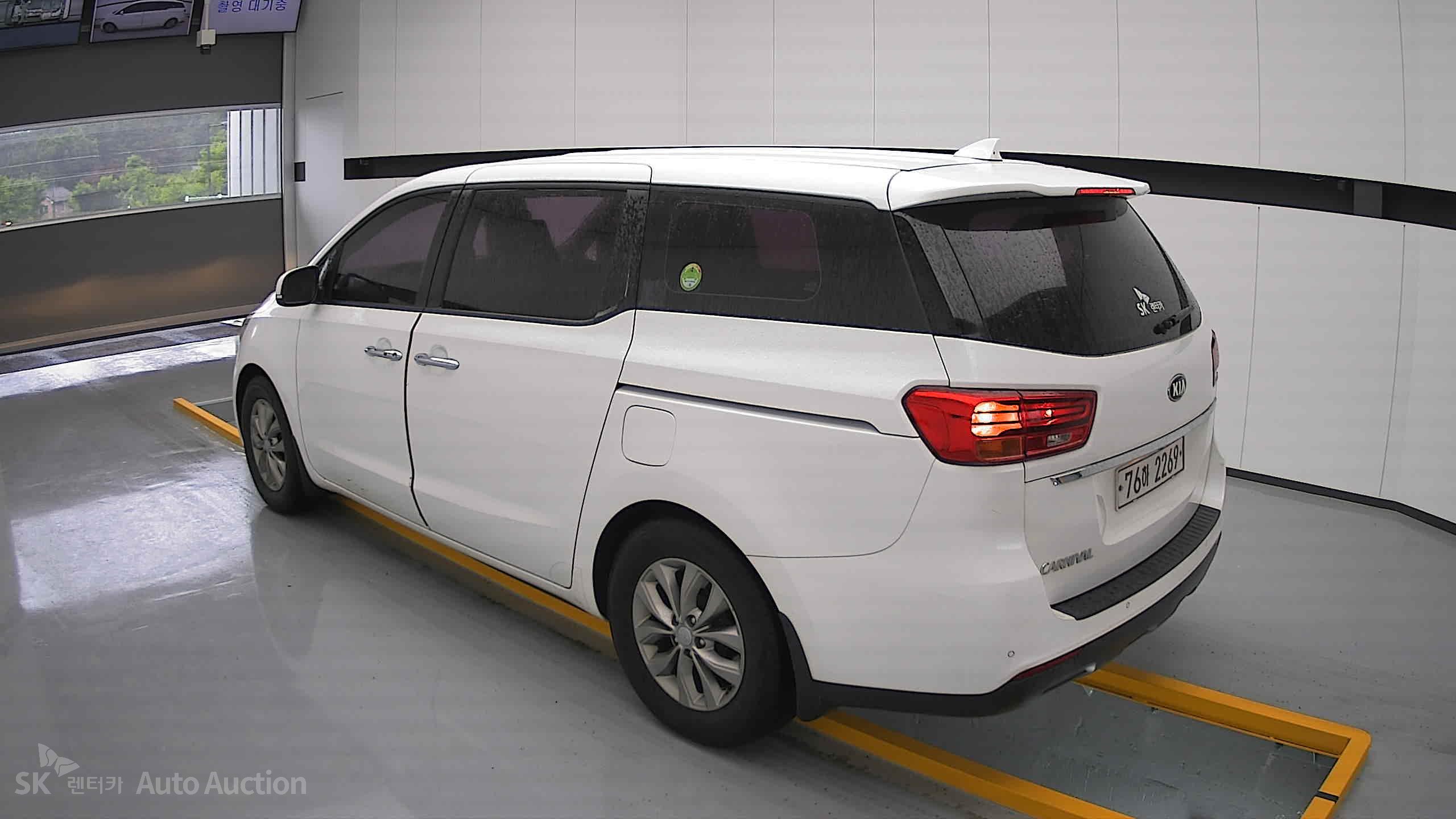 2020 - kia carnival
