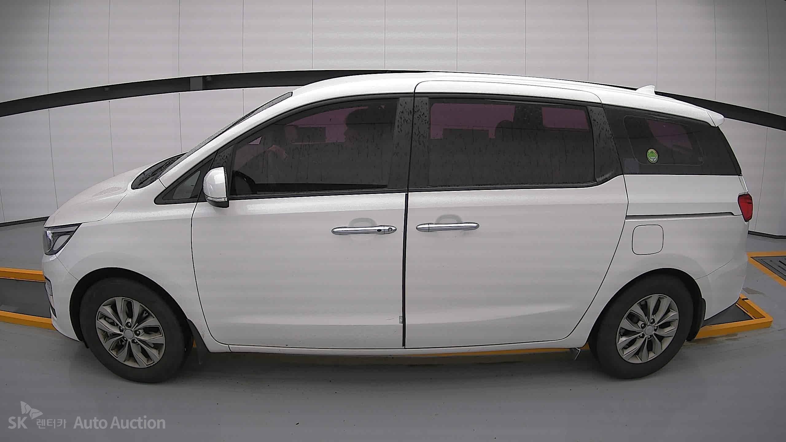 2020 - kia carnival