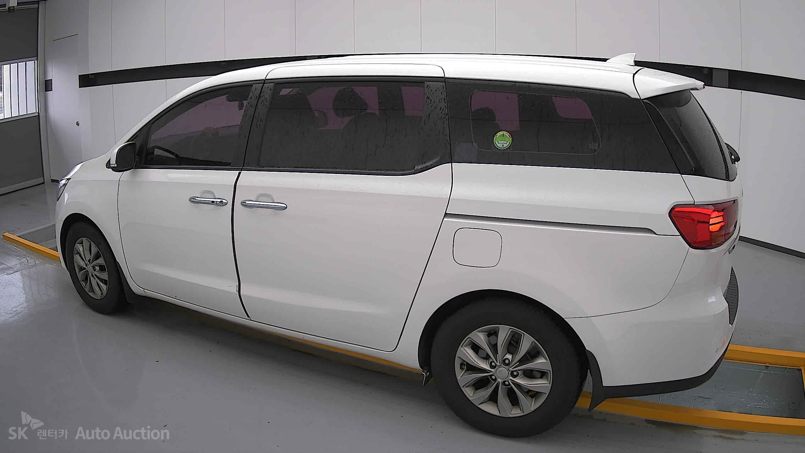 2020 - kia carnival