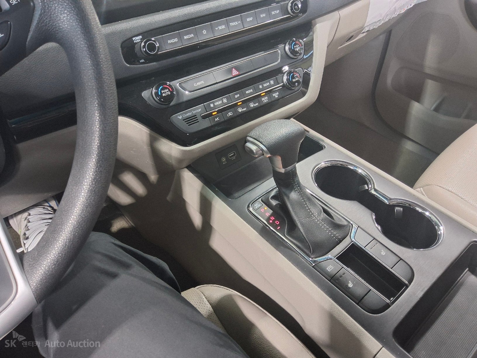 2020 - kia carnival