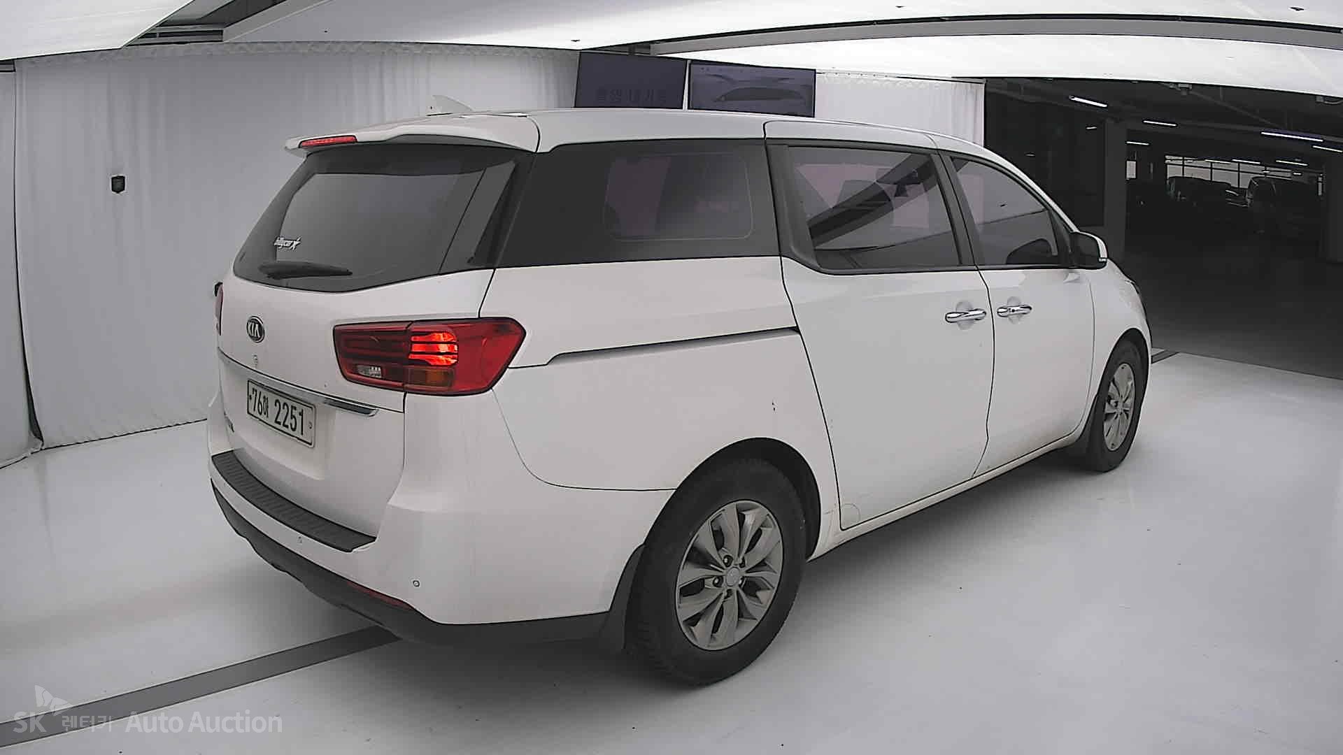 2020 - kia carnival