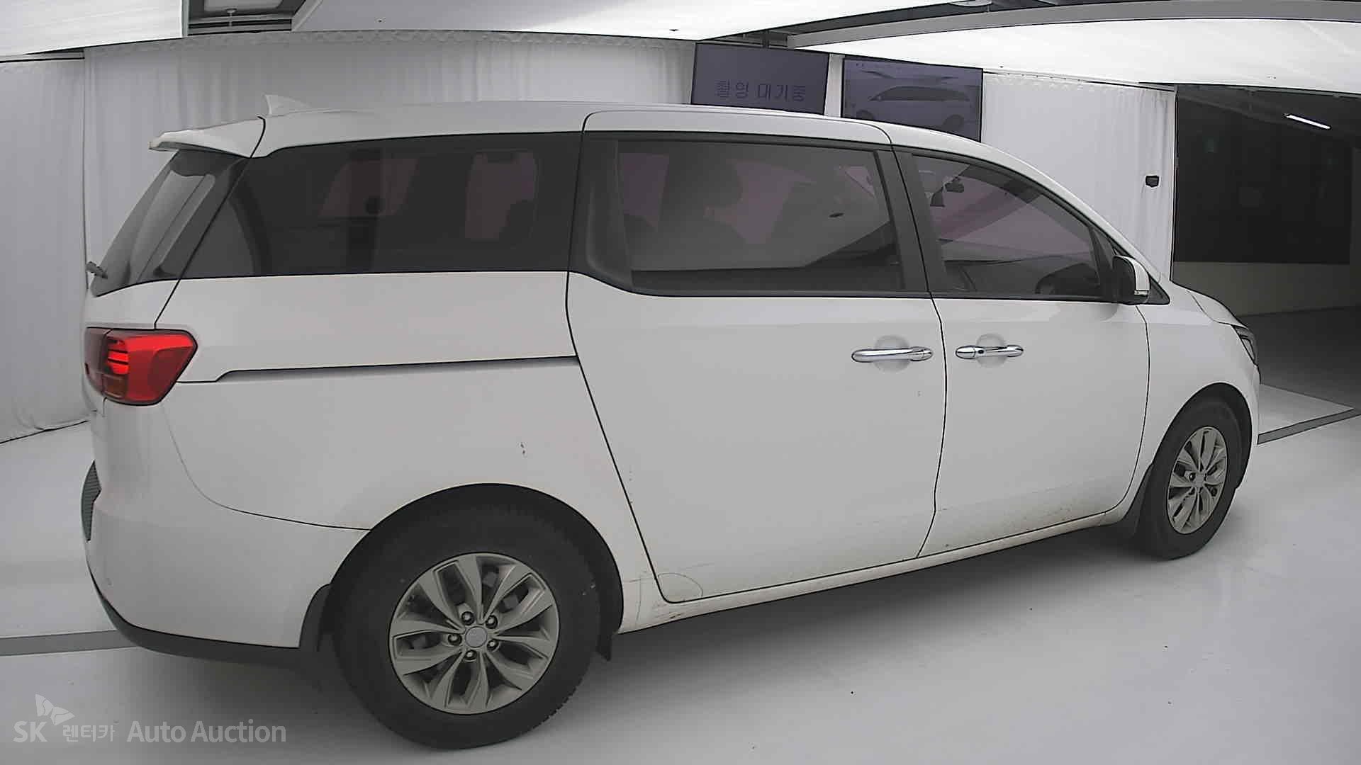 2020 - kia carnival
