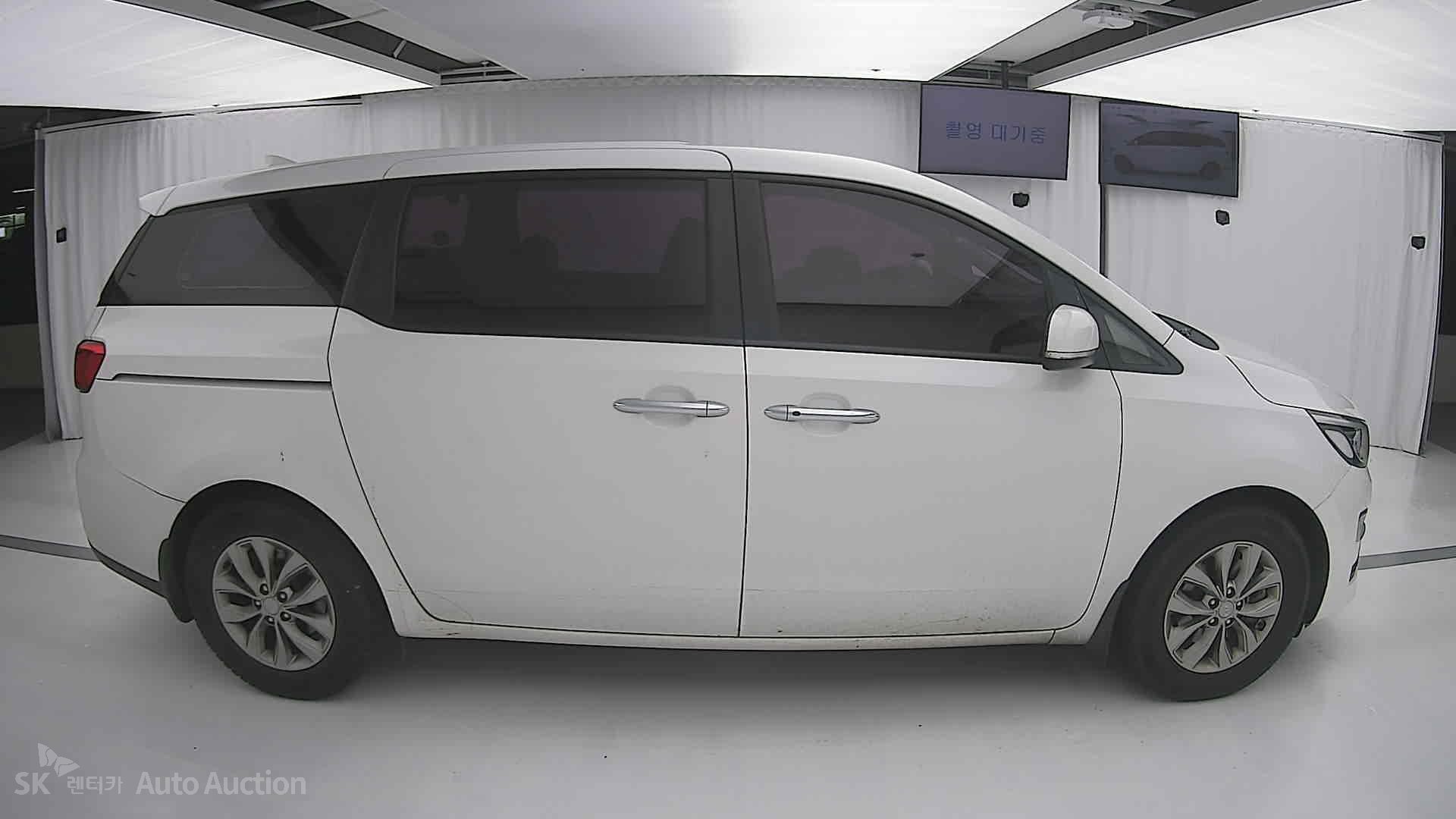 2020 - kia carnival