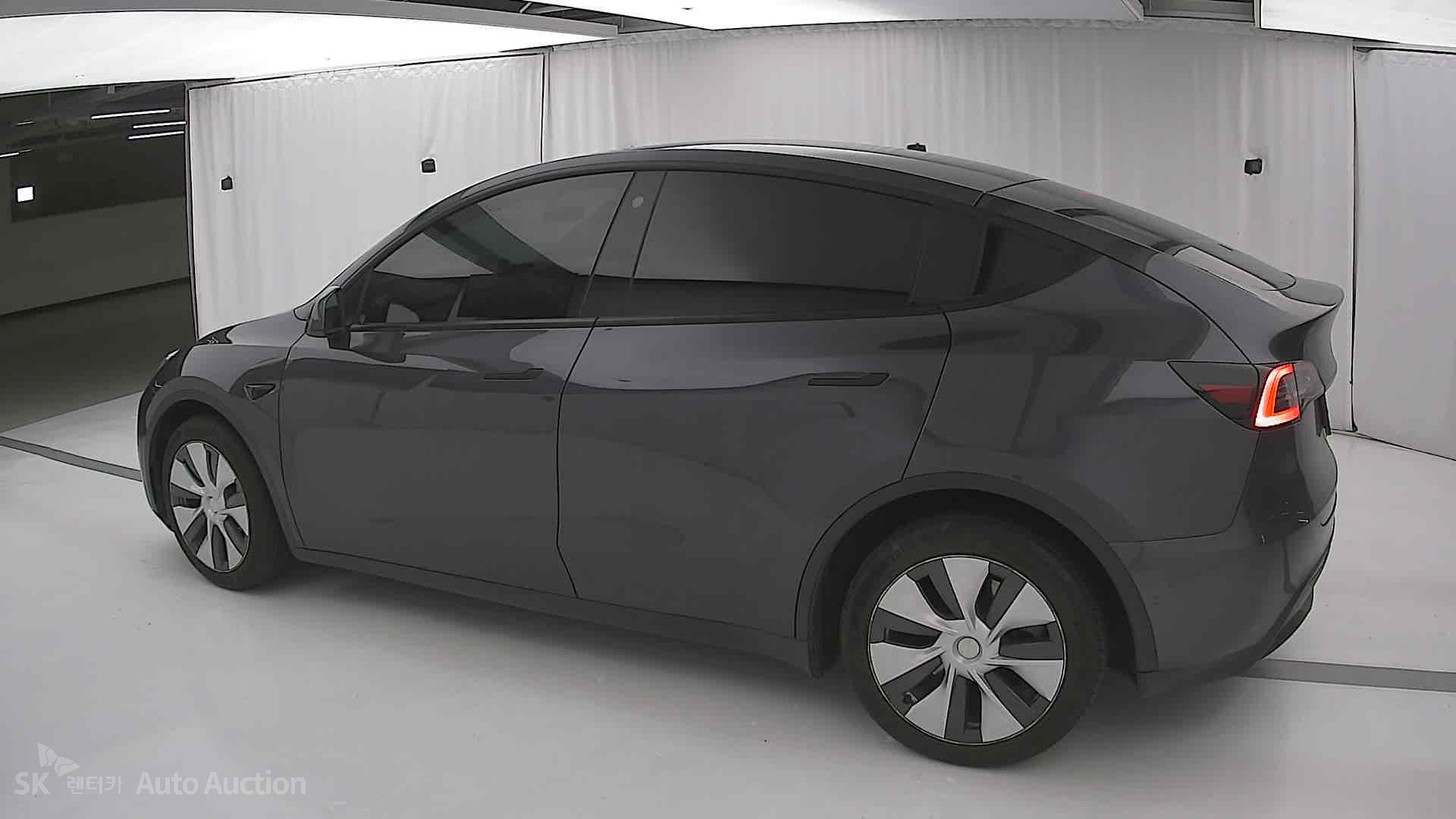 2022 - tesla model y