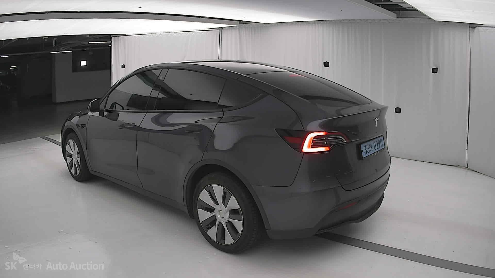 2022 - tesla model y
