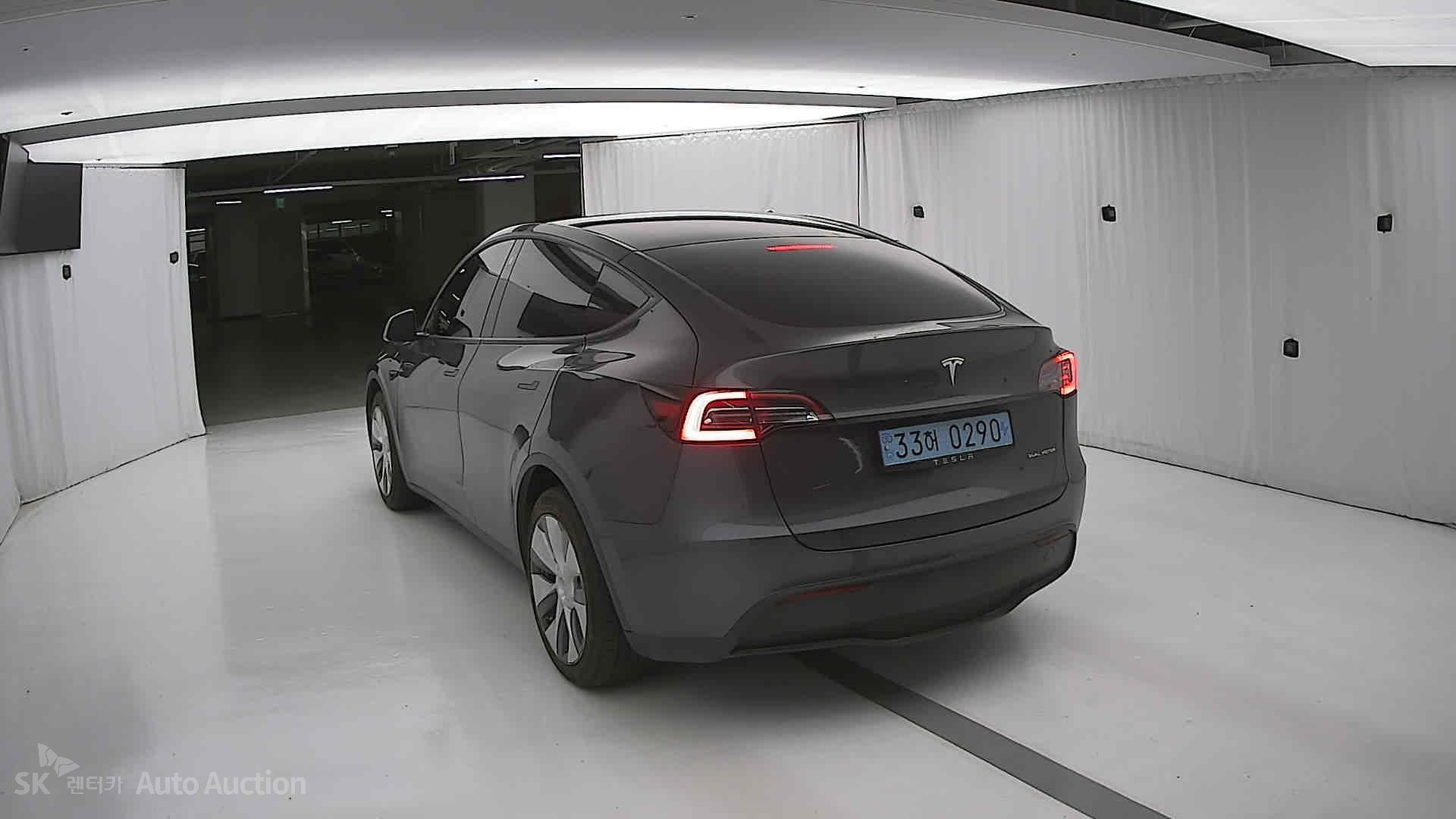 2022 - tesla model y