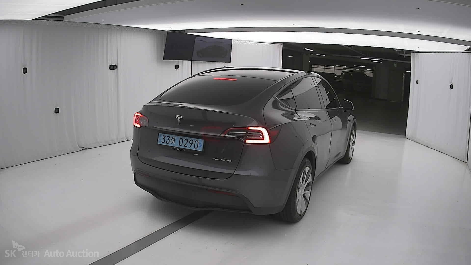 2022 - tesla model y