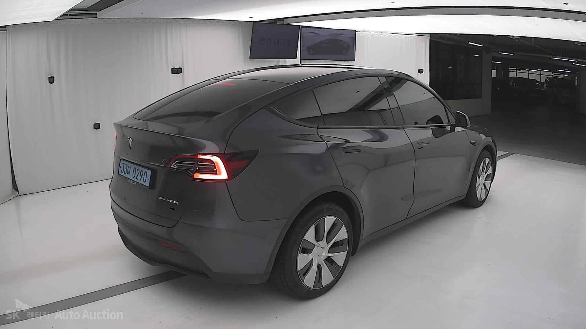 2022 - tesla model y