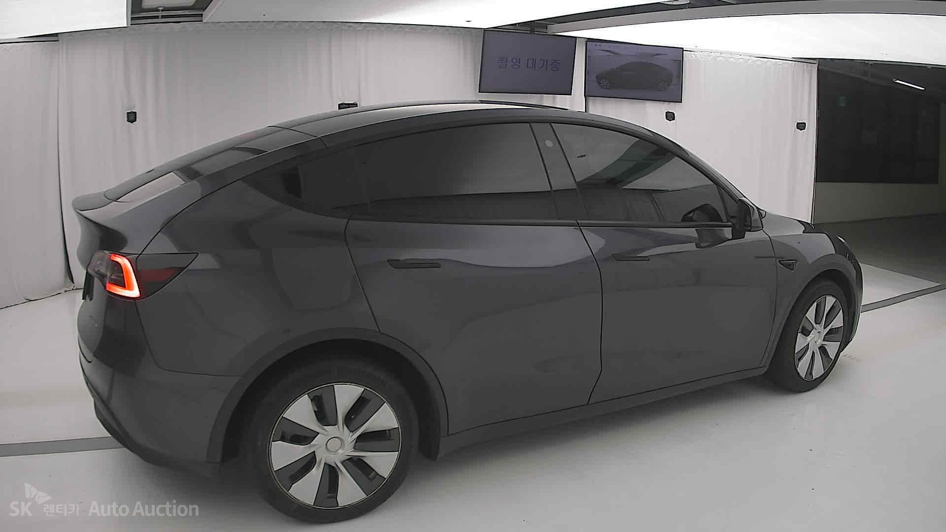 2022 - tesla model y
