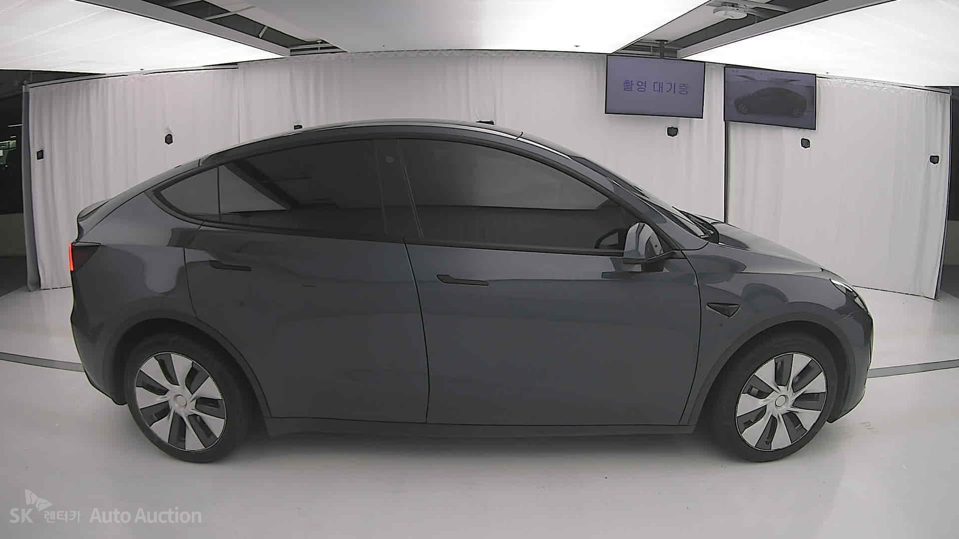 2022 - tesla model y