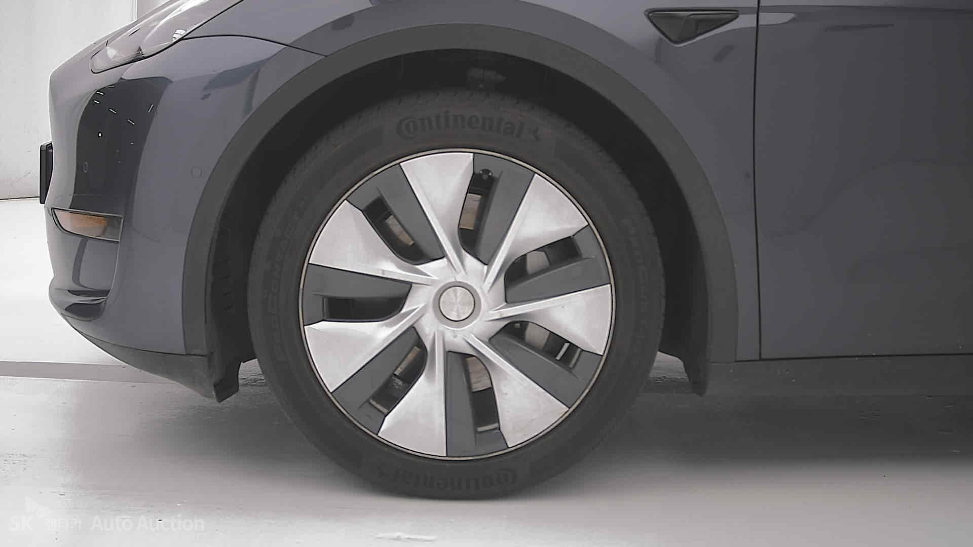 2022 - tesla model y