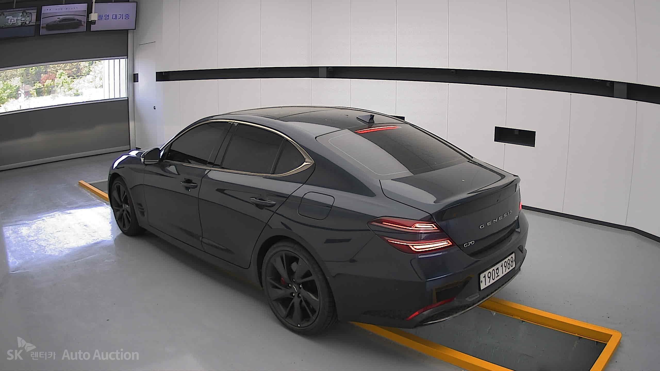 2022 - genesis g70