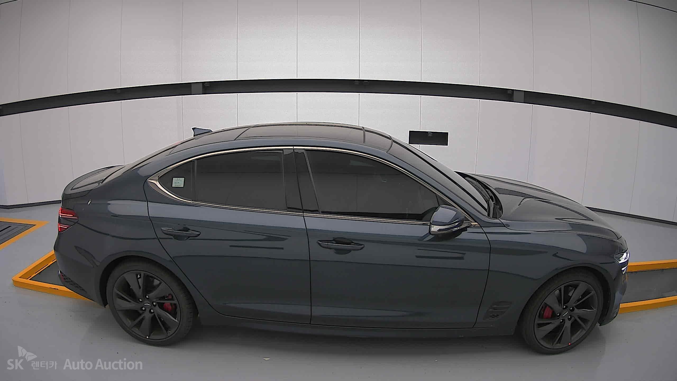 2022 - genesis g70