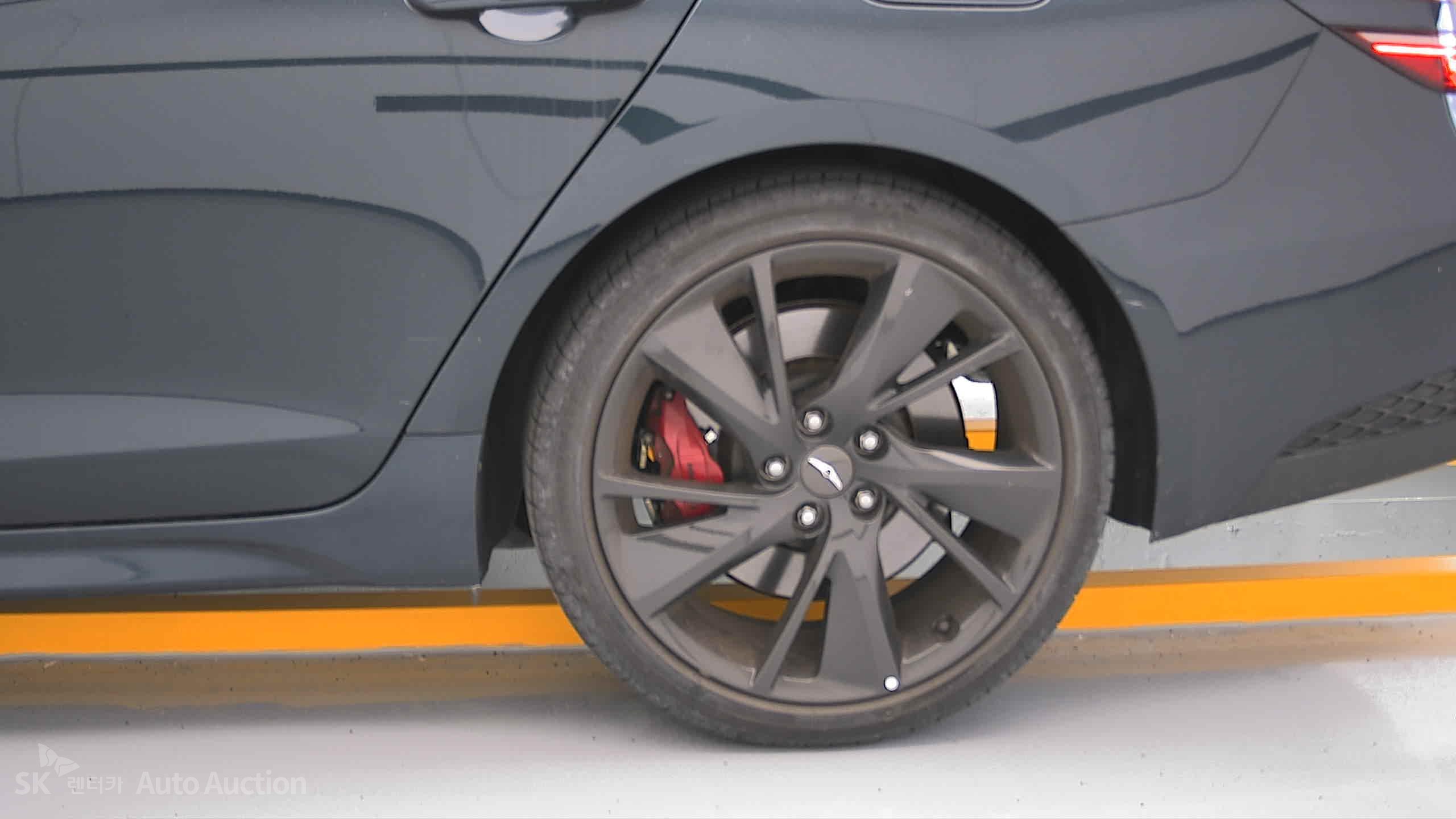 2022 - genesis g70