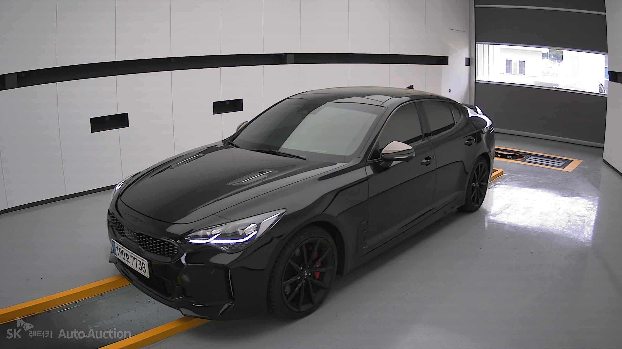 2023 - kia stinger
