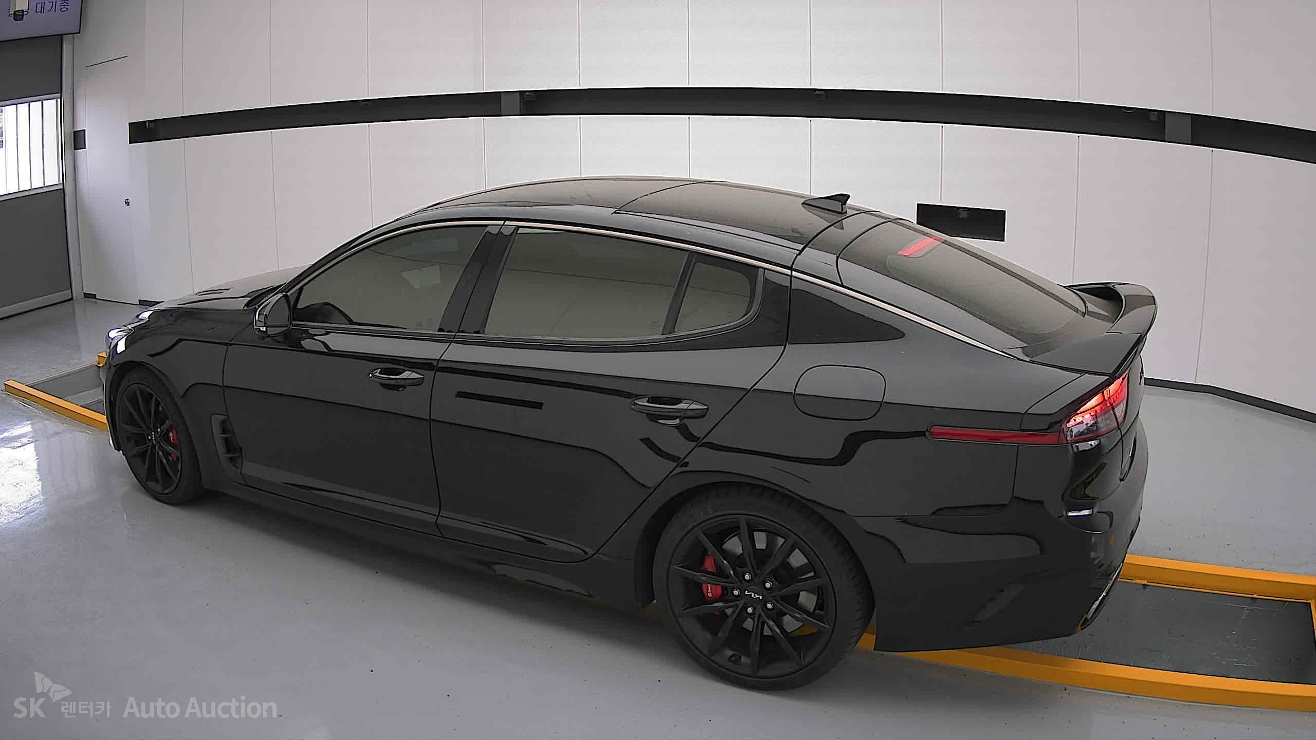 2023 - kia stinger