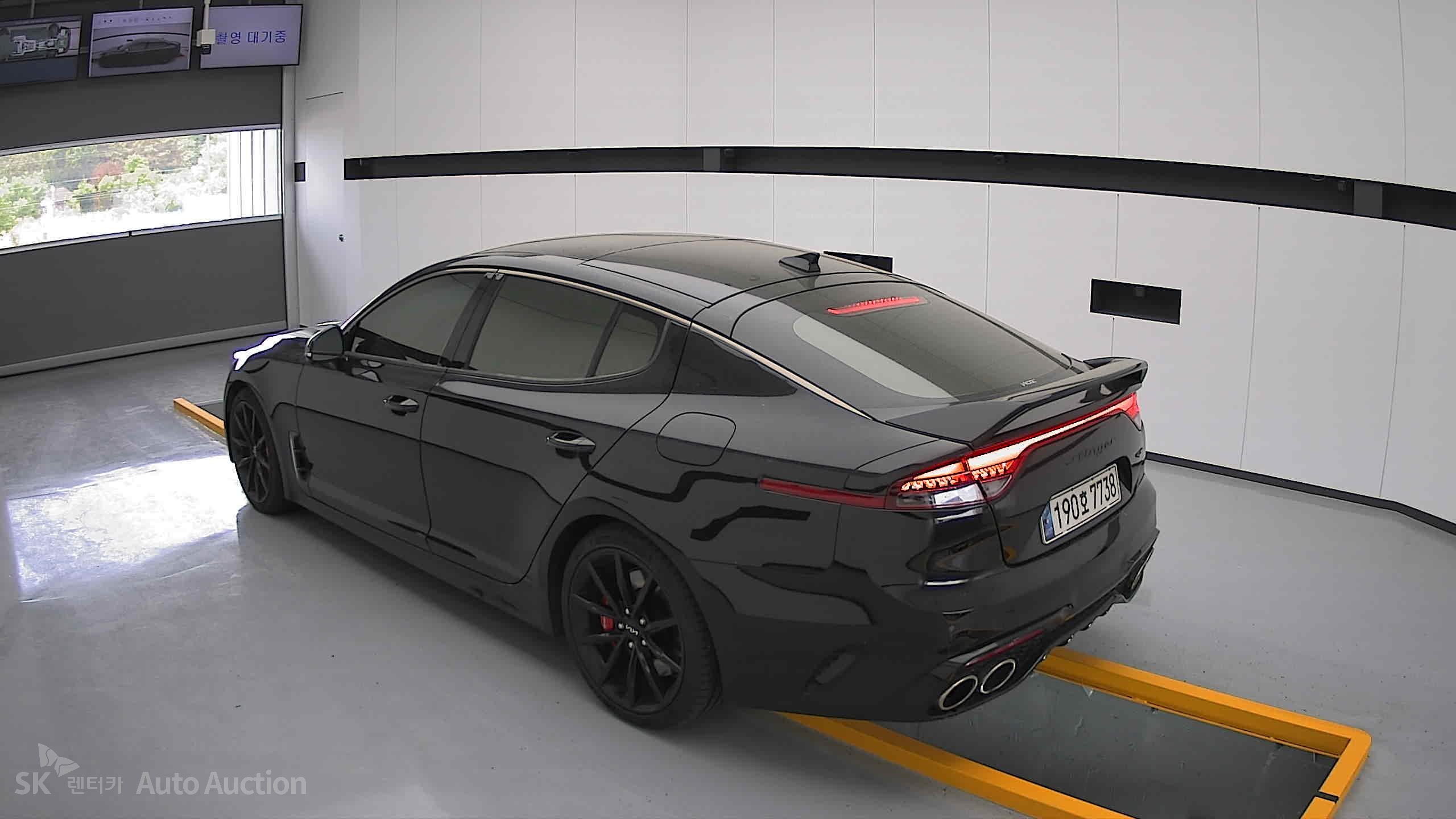 2023 - kia stinger